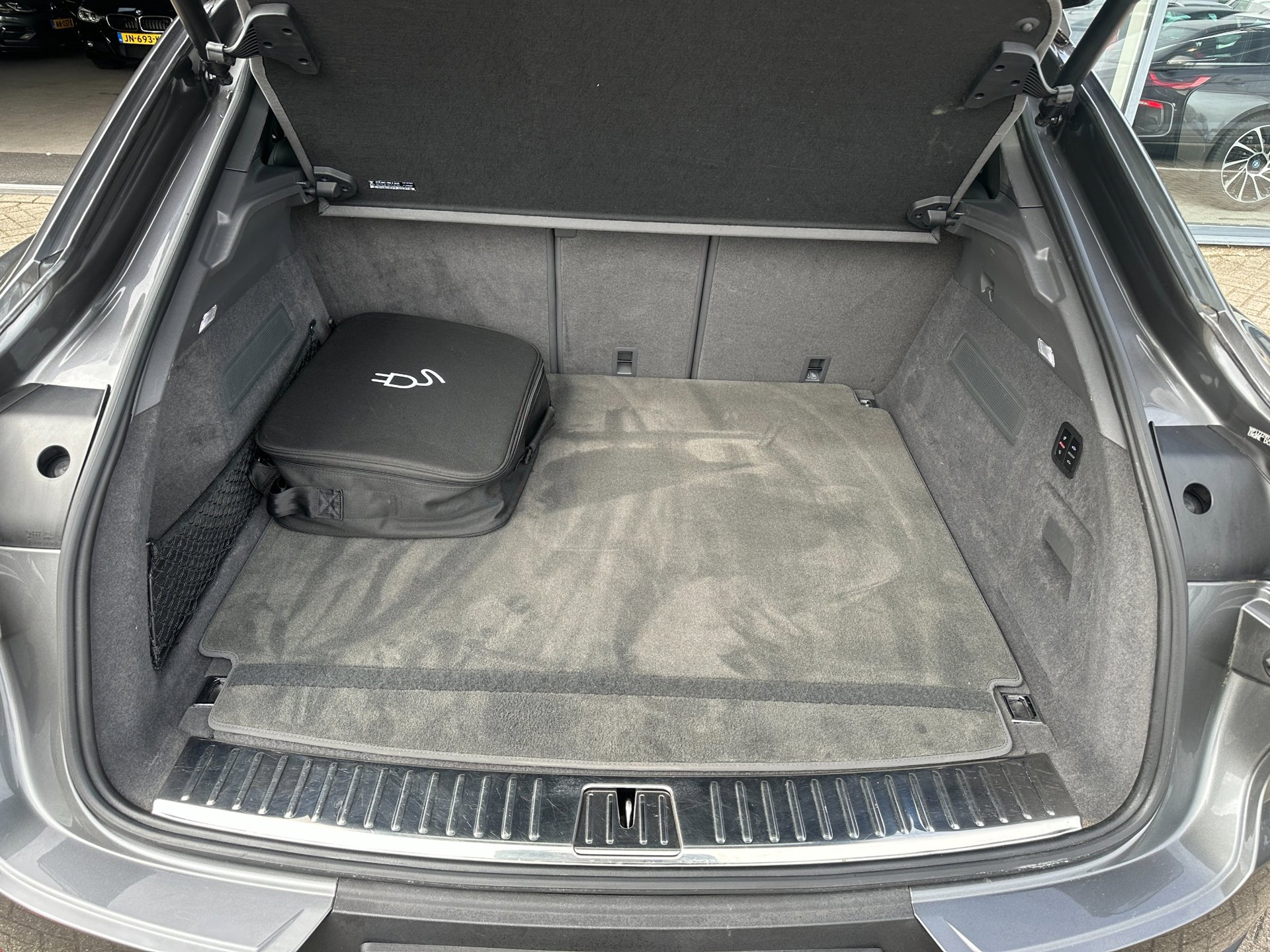 Foto van Porsche Cayenne E-hybrid
