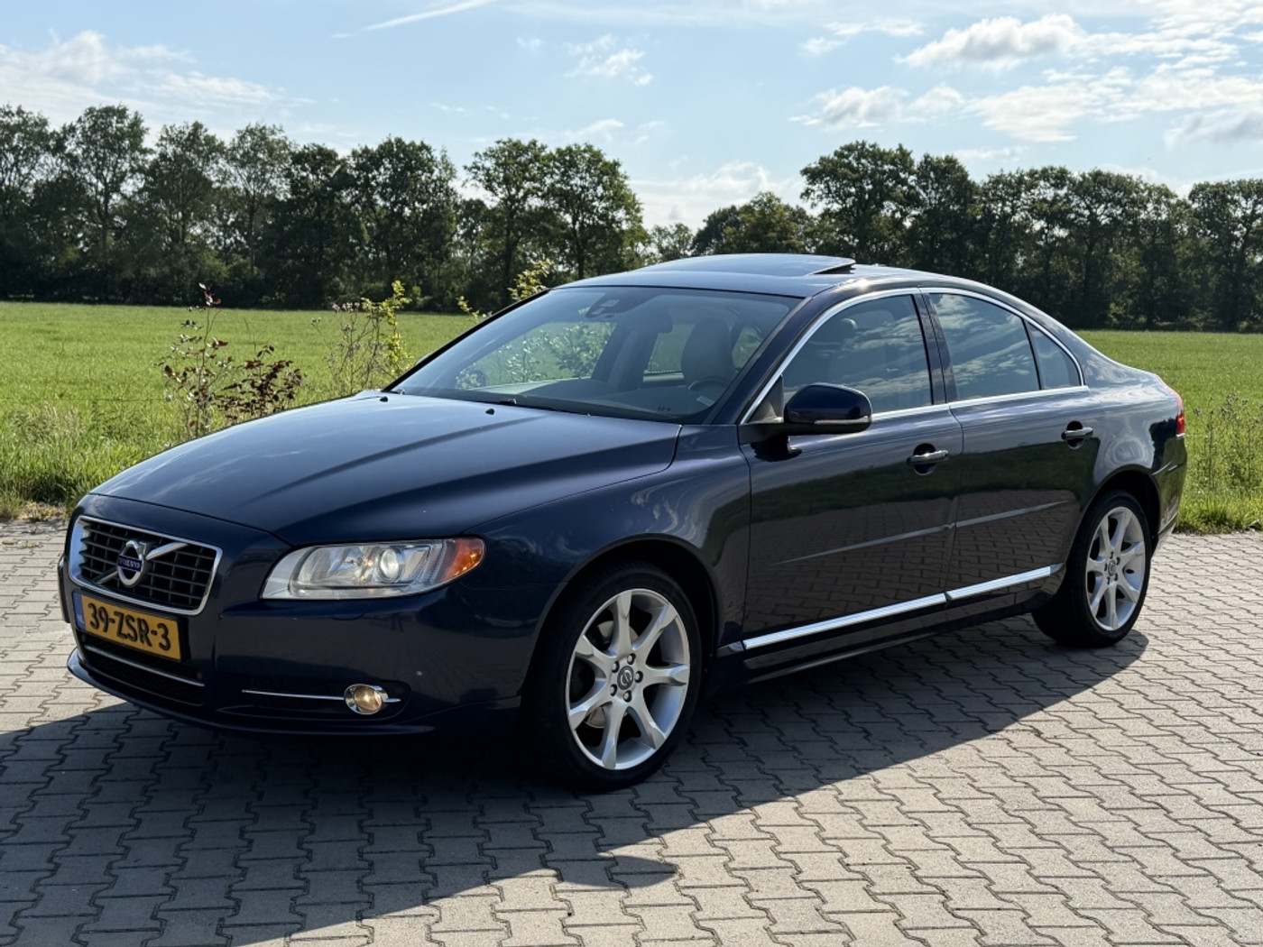 Volvo S80 D4 5CIL 163PK LTD. ED, AUT. XENON LEDER TOPSTAAT NW MDL 2013 - voorkant