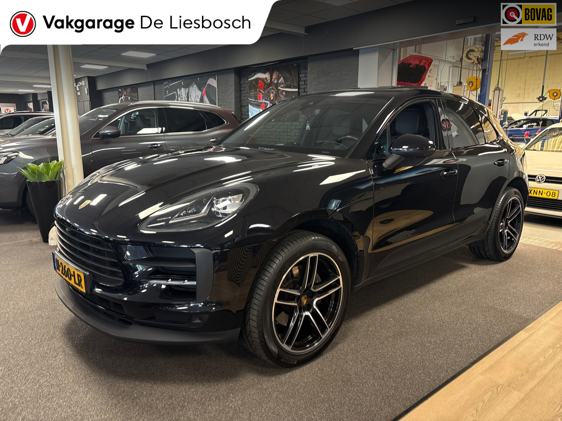 Porsche Macan 2.0/pano/leer/navi/camera/sport chrono/stoelverw/boeken 2019 - voorkant