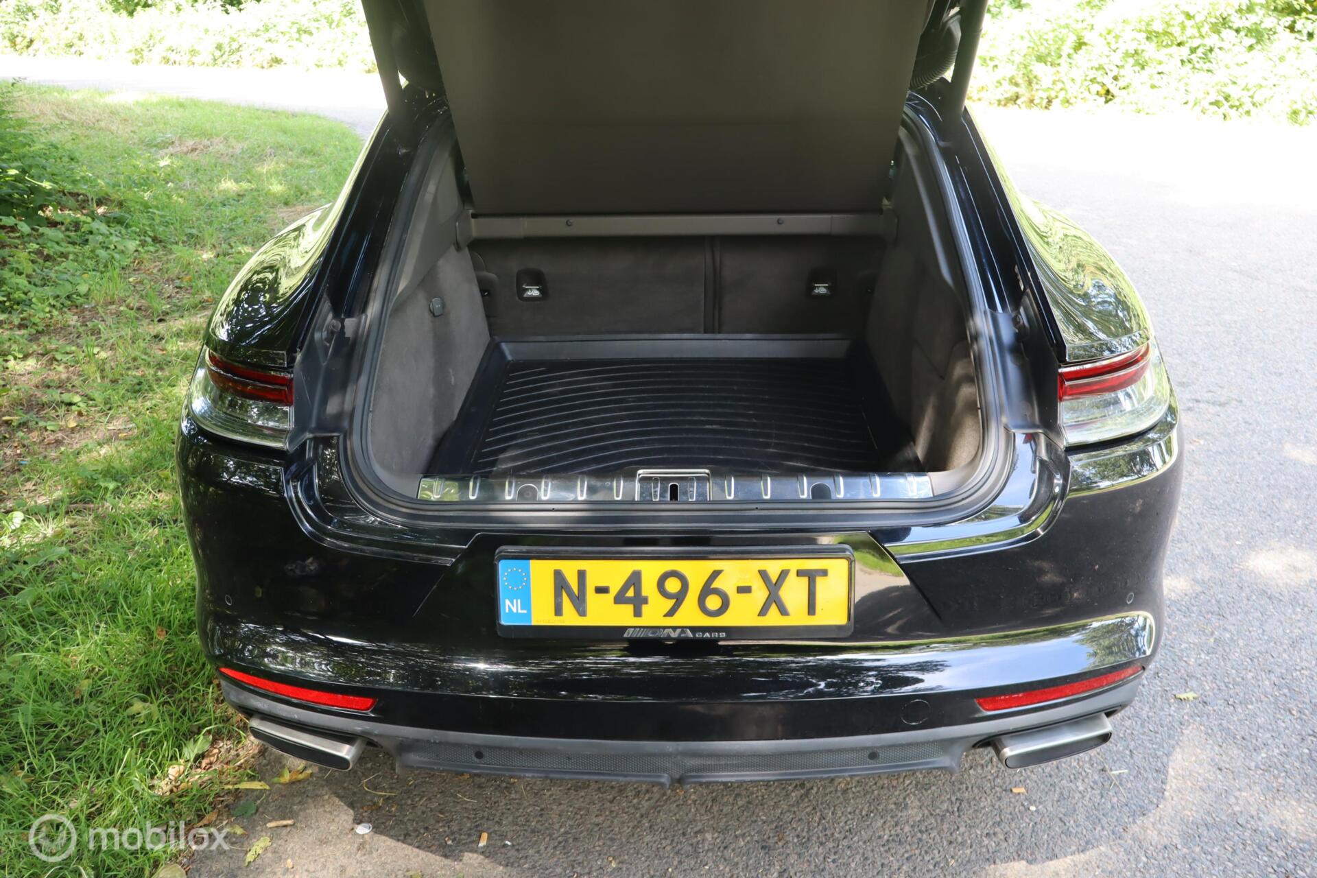 Foto van Porsche Panamera 4 E-hybrid