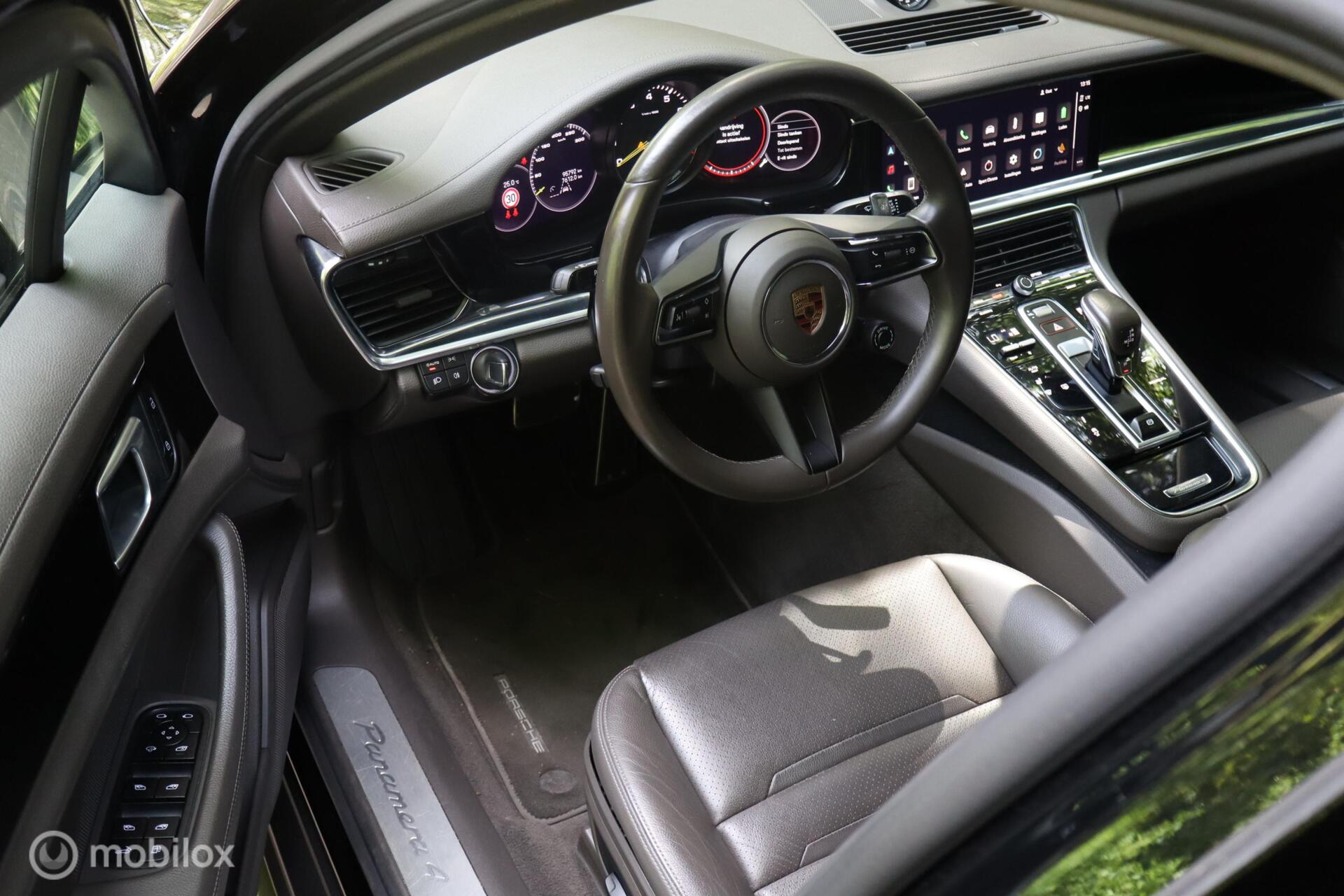 Foto van Porsche Panamera 4 E-hybrid
