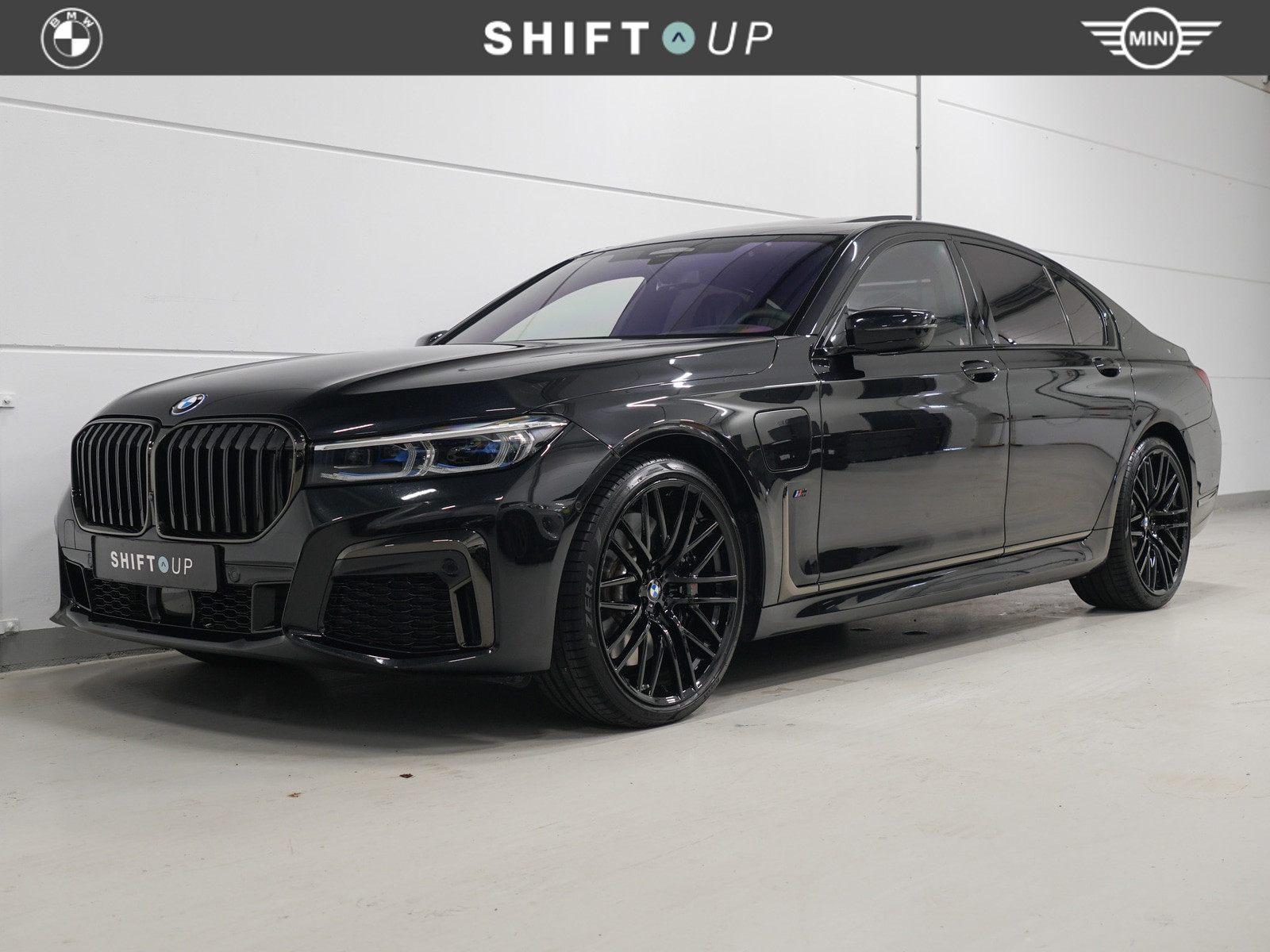 BMW 7-serie 745e High Executive 2022 - voorkant