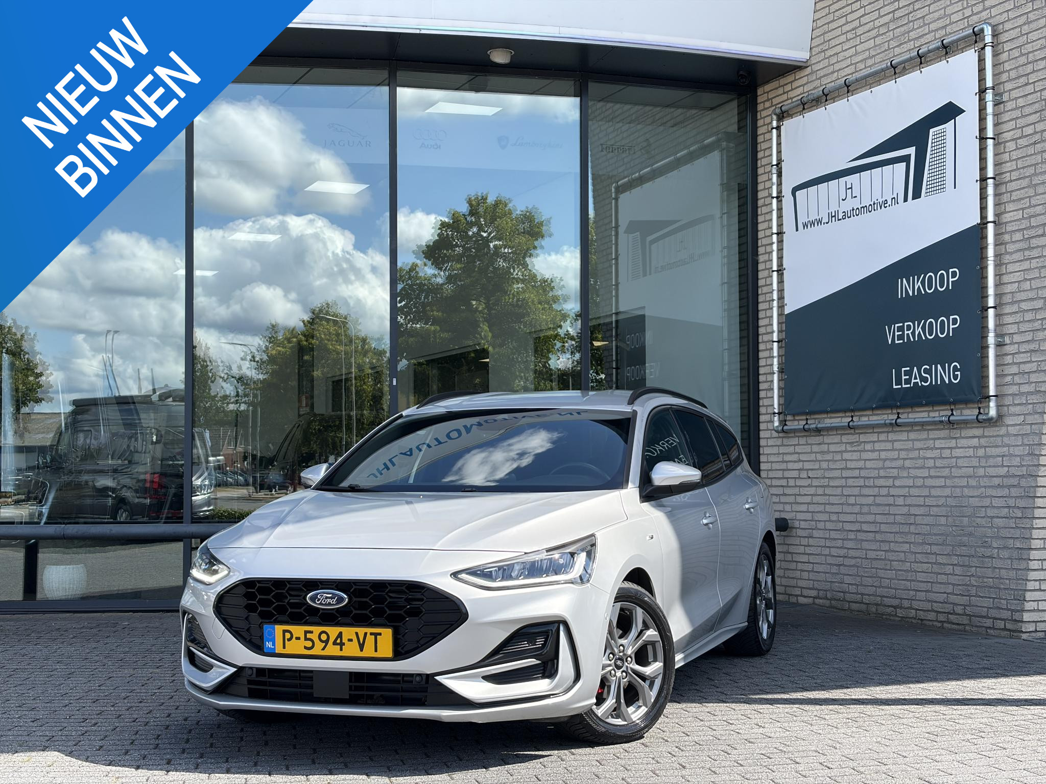 Ford Focus 1.0 EcoBoost Hybrid ST Line*ECC*CAM*LED*CRUISE*NAV 2022 - voorkant