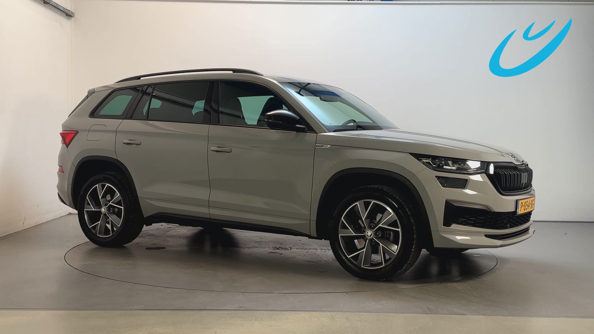 Skoda Kodiaq 1.5 TSI 150pk DSG Sportline Business Stoelverwarming Trekhaak Sfeerverlichting Navigatie 2022 - voorkant