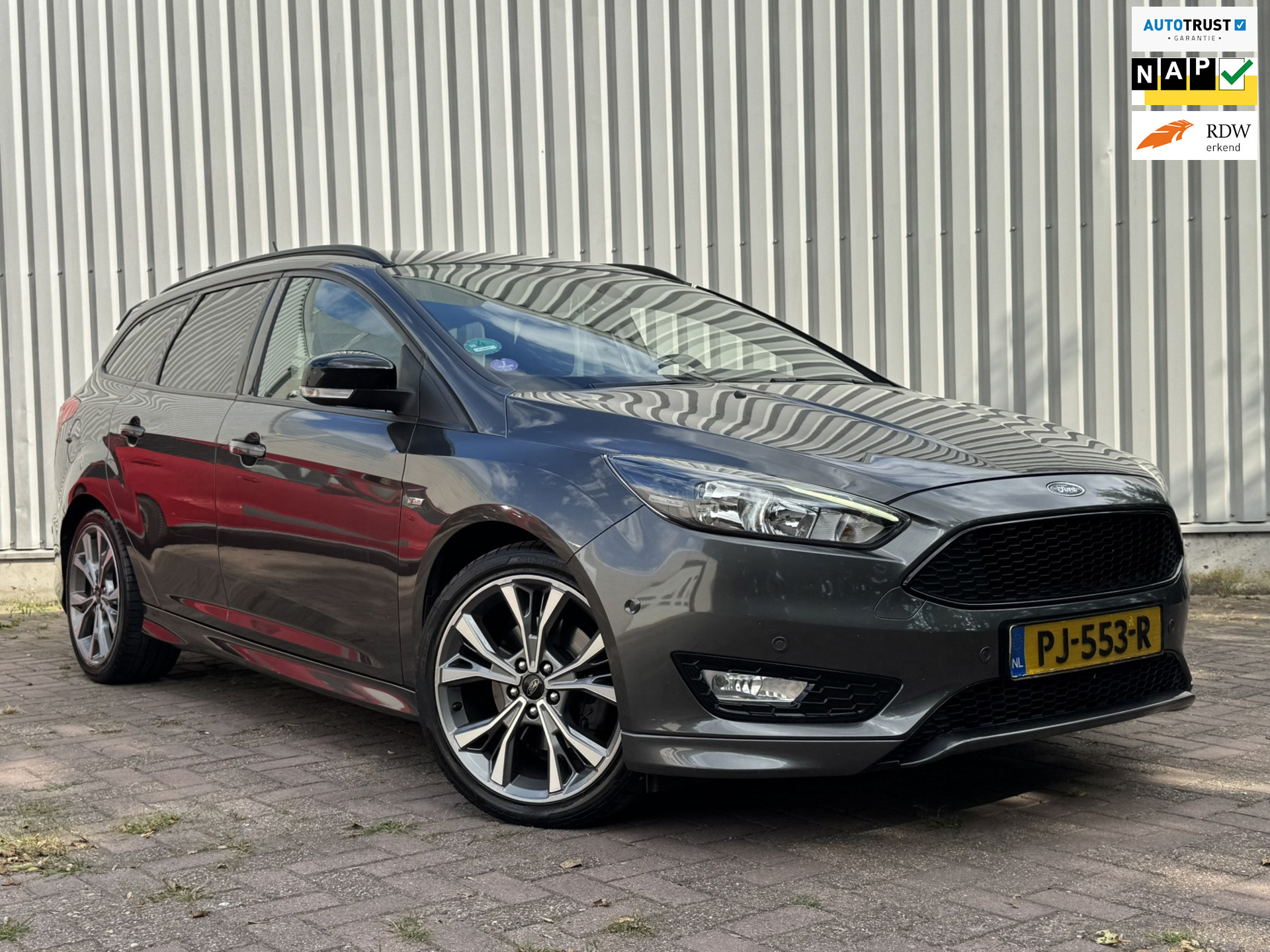 Ford Focus 1.5 ST-Line Navi Carplay Trekhaak 182PK 2017 - voorkant