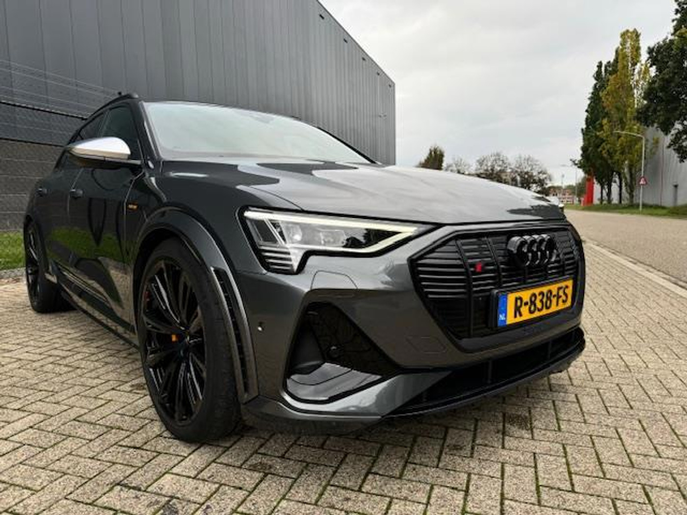 Foto van Audi E-tron S