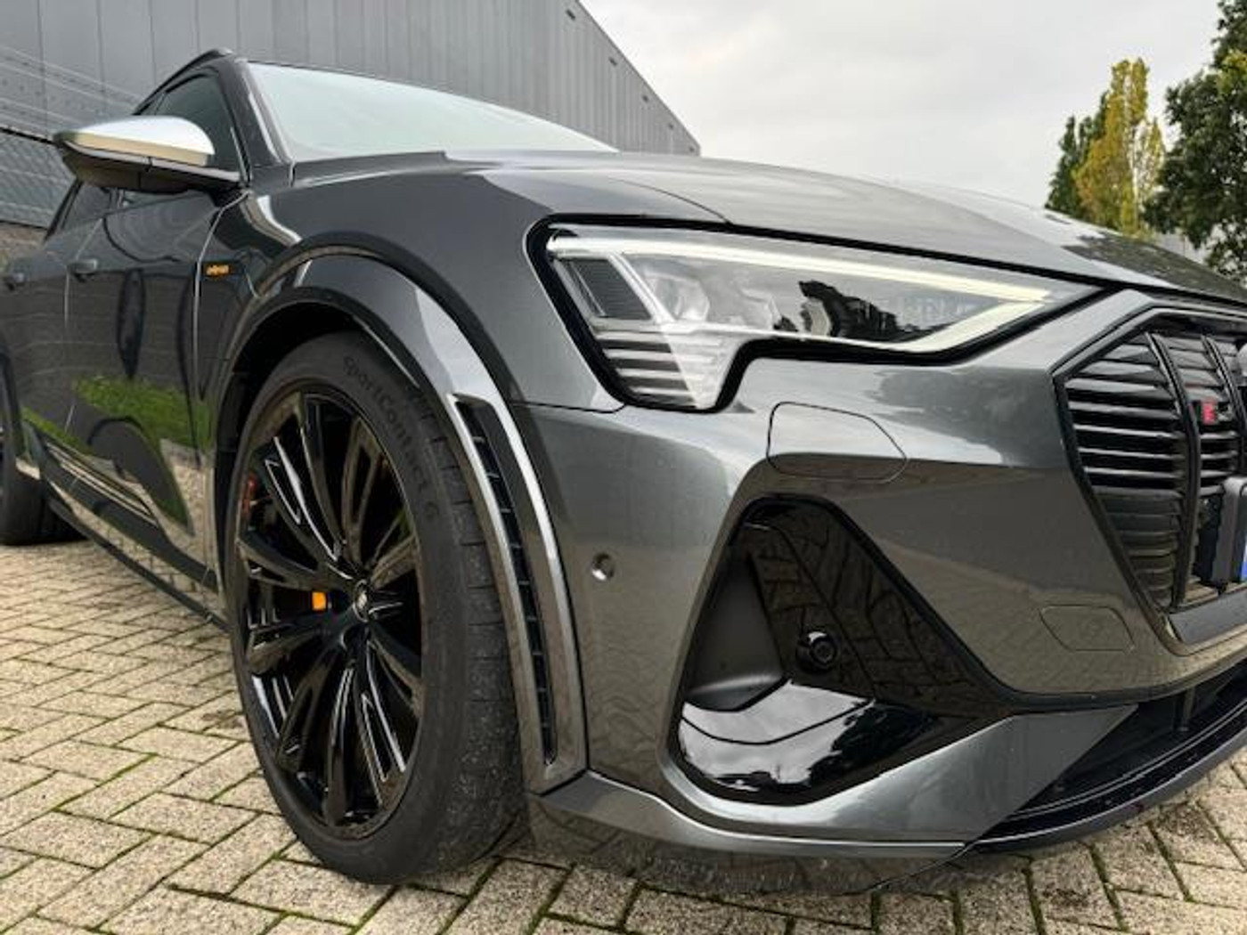 Foto van Audi E-tron S