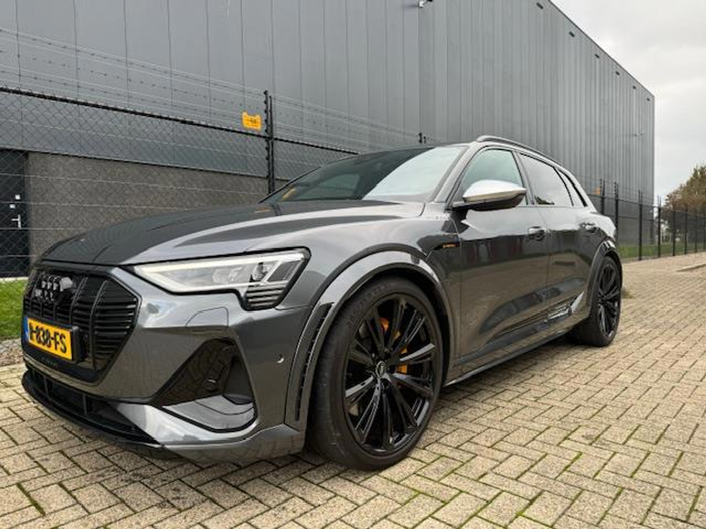 Foto van Audi E-tron S