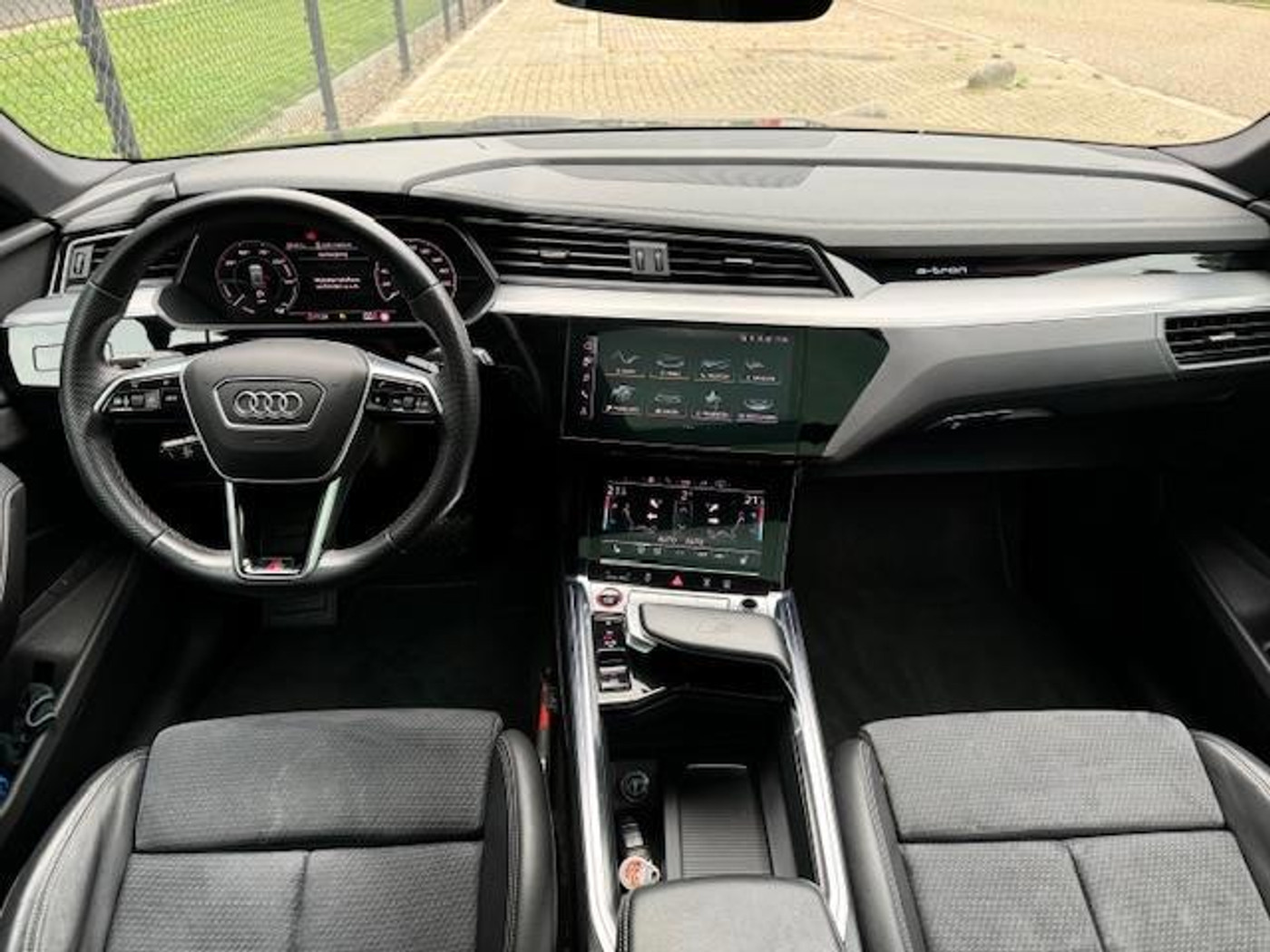 Foto van Audi E-tron S
