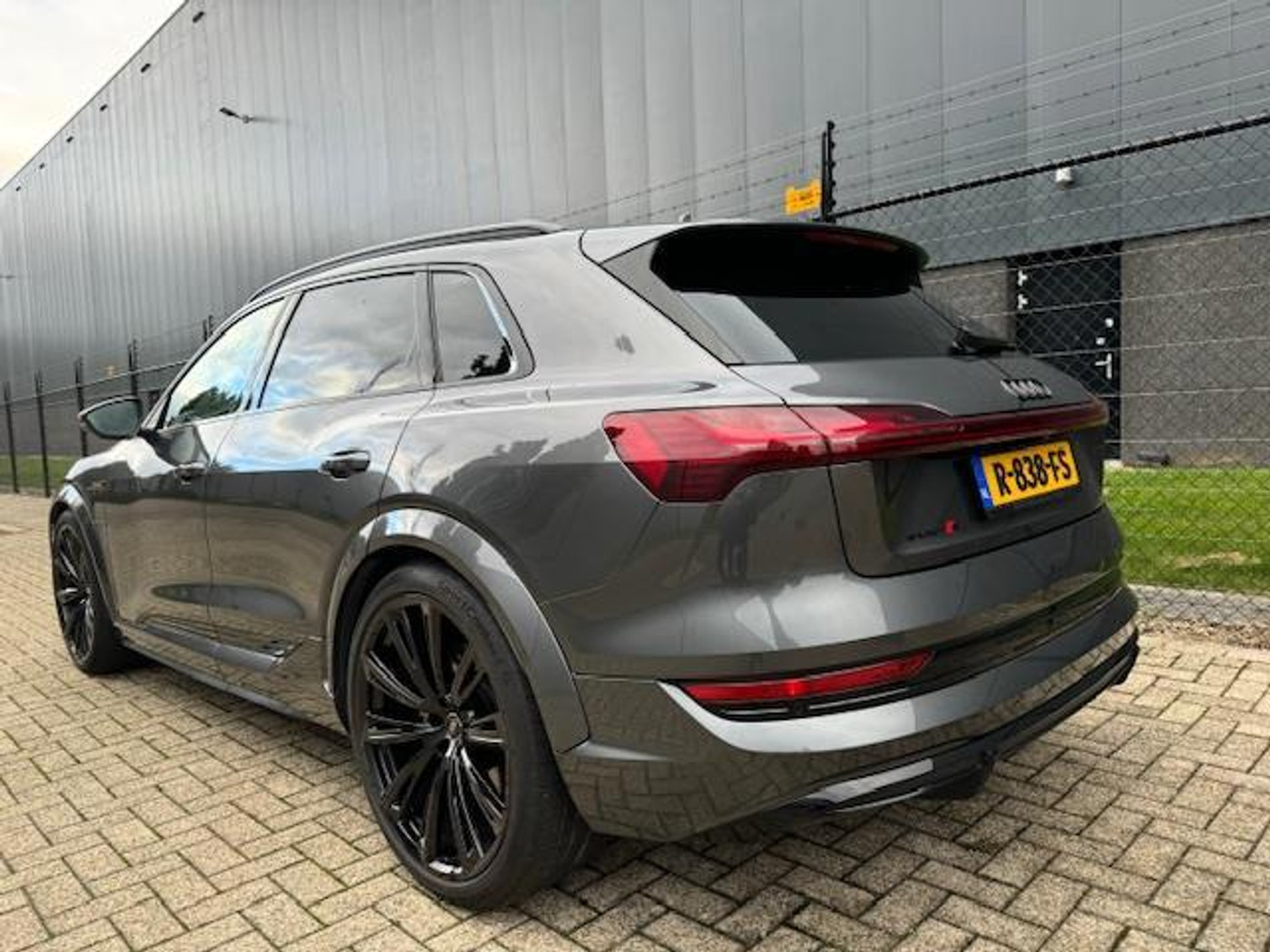Foto van Audi E-tron S