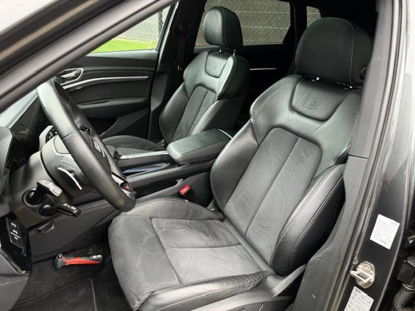 Foto van Audi E-tron S