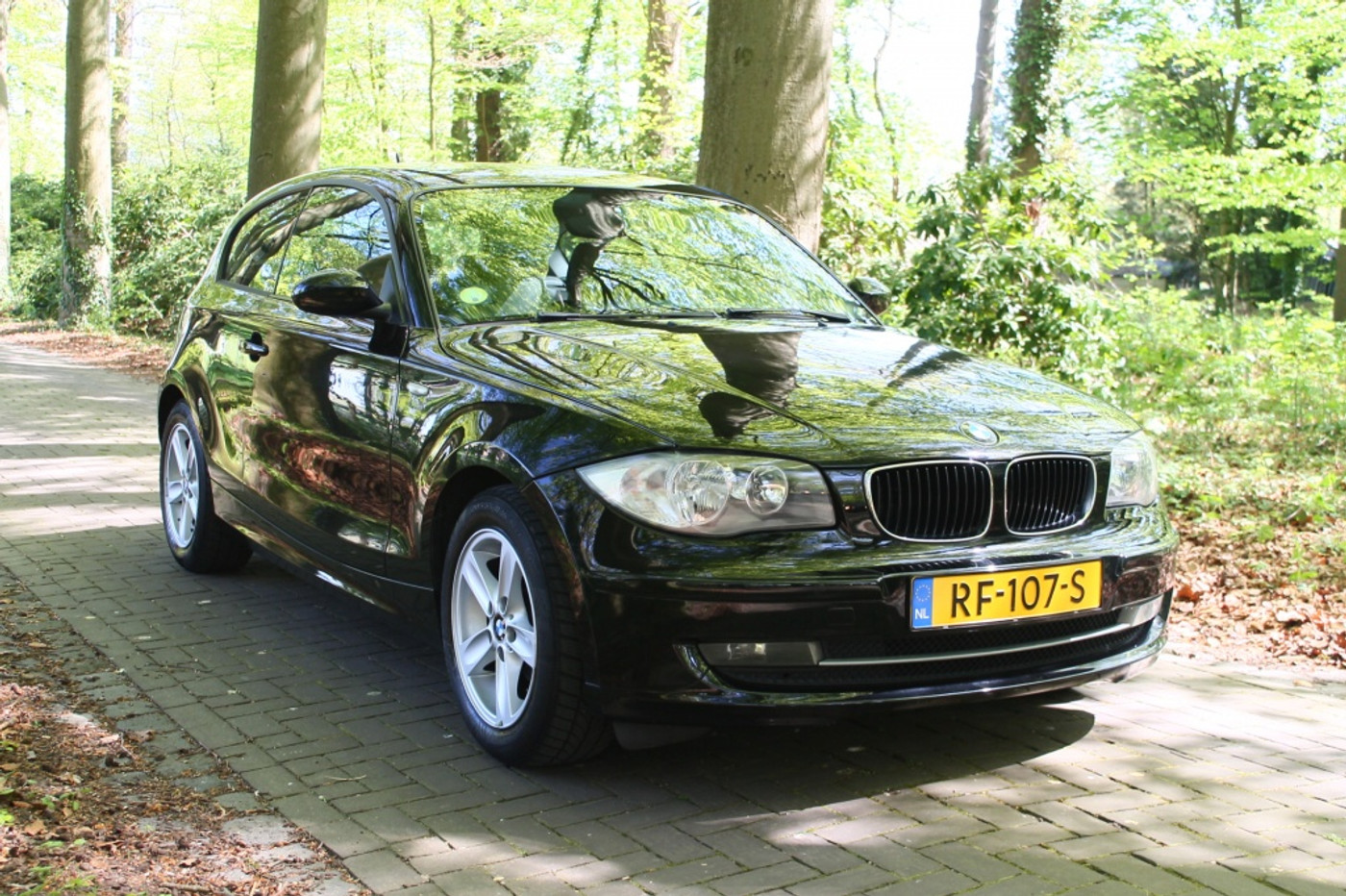 BMW 1er Reihe 116i Executive 2008 - voorkant
