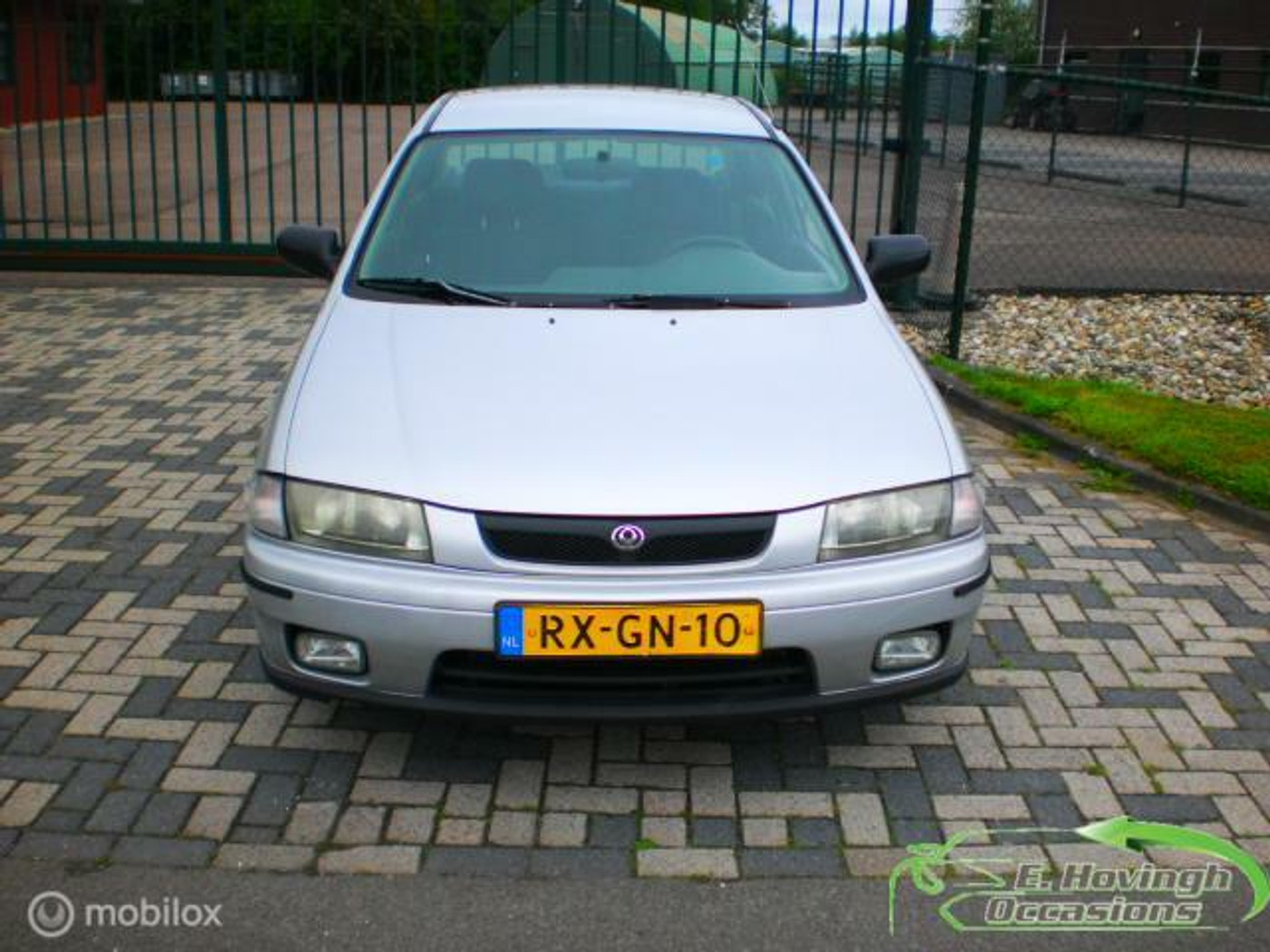 Foto van Mazda 323