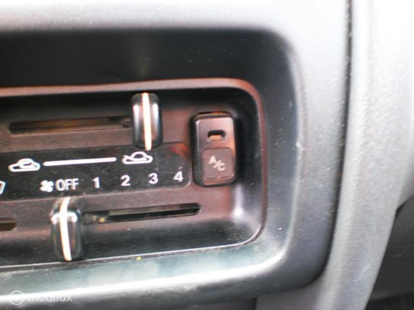 Foto van Mazda 323