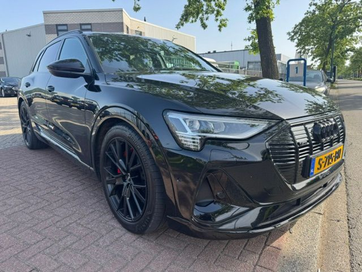 Audi E-tron 55 55 Quattro 408pk S Edition 95 kWh SOH 90,8% 2022 - voorkant