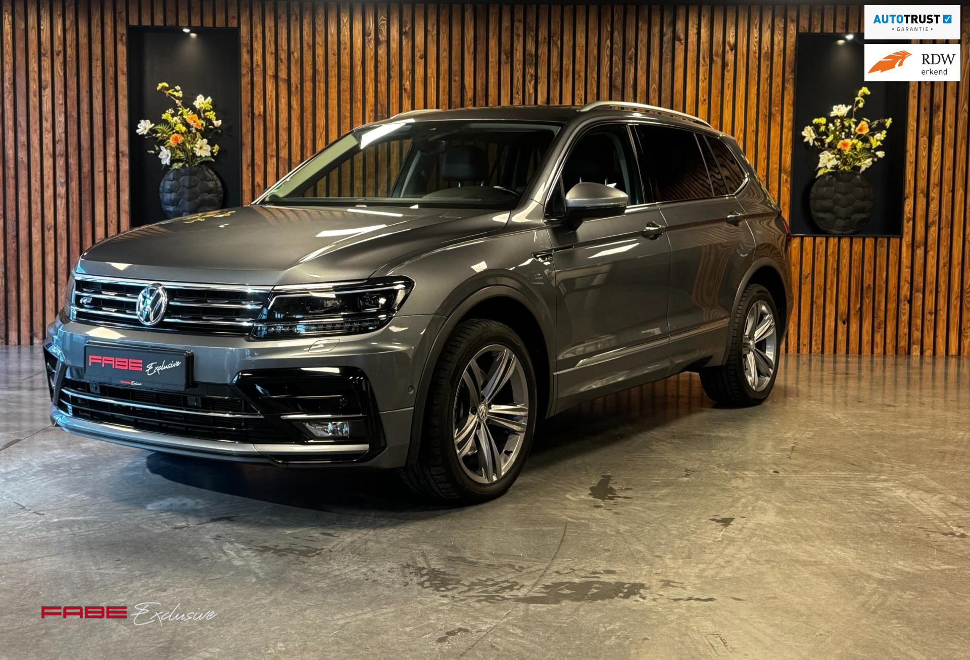 Volkswagen Tiguan 2.0 TSI 4Motion Highline Business R 7p.R-Line/Leer/Elektrische Stoelen Memory/Camera/winterset velgen 2019 - voorkant