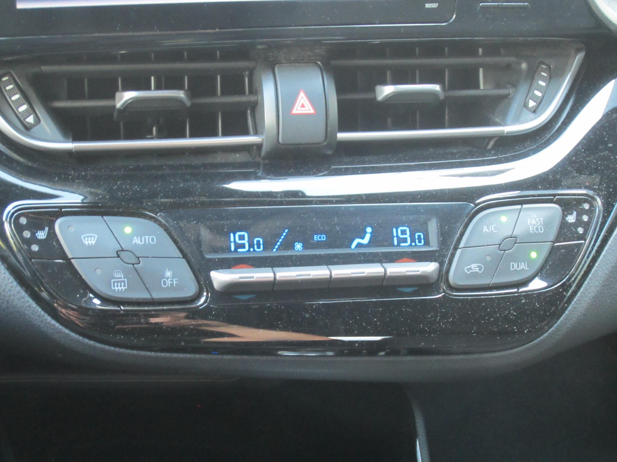 Foto van Toyota Toyota C-hr