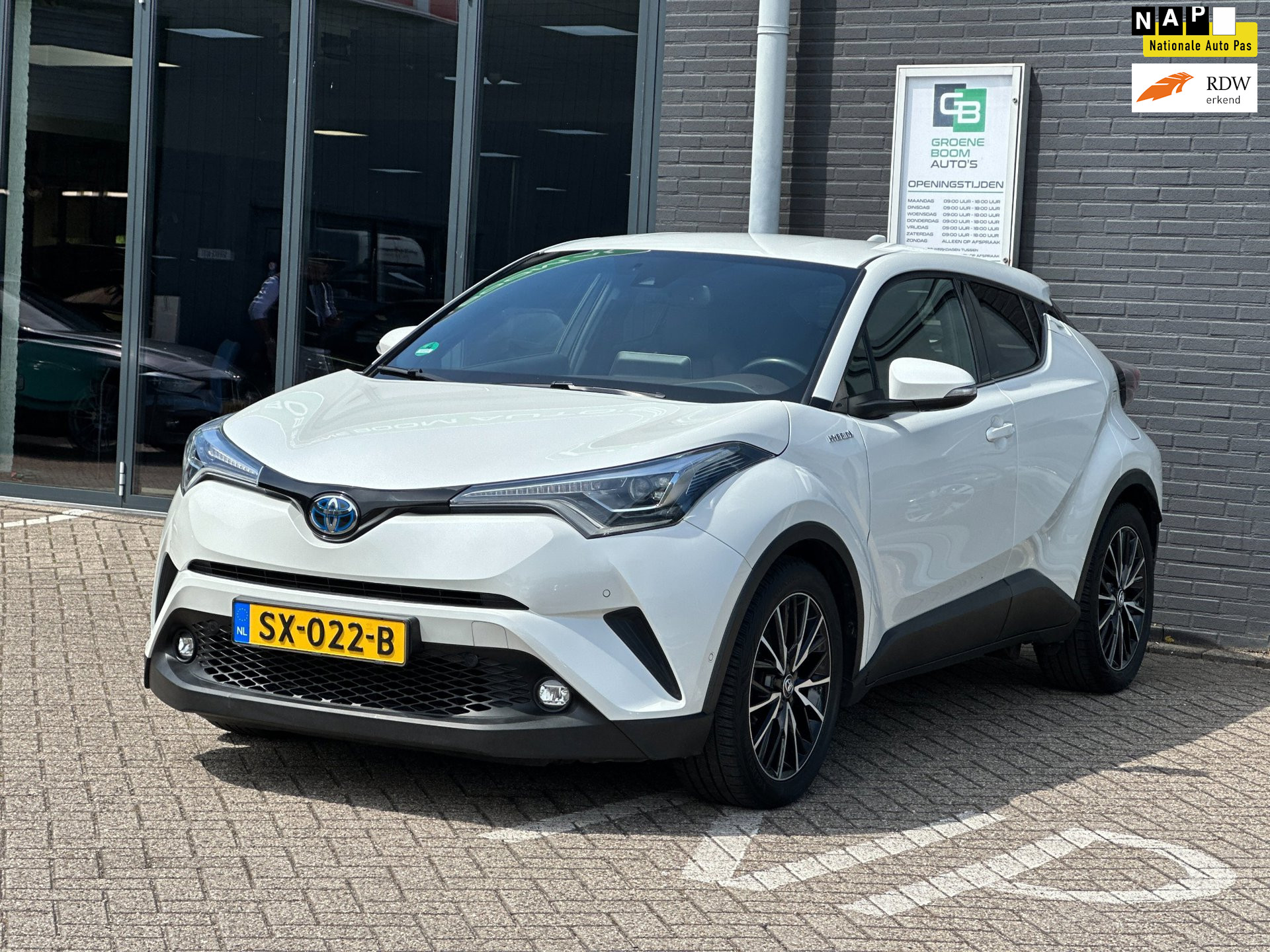 Toyota Toyota C-hr 1.8 Hybrid Executive/CAMERA/CARPLAY/NL-AUTO NAP/NETTE STAAT!! 2018 - voorkant