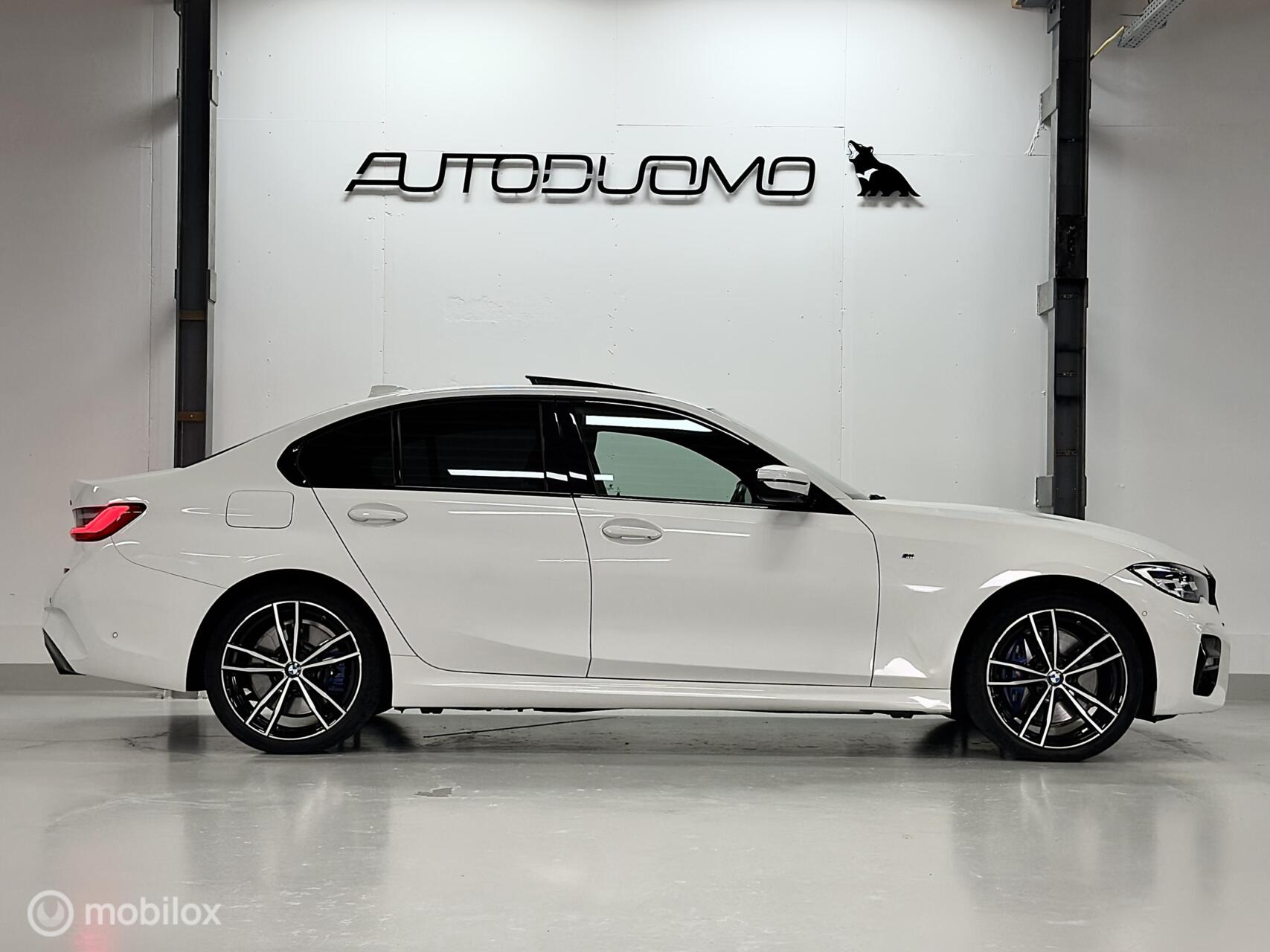 Foto van BMW 330e xDrive