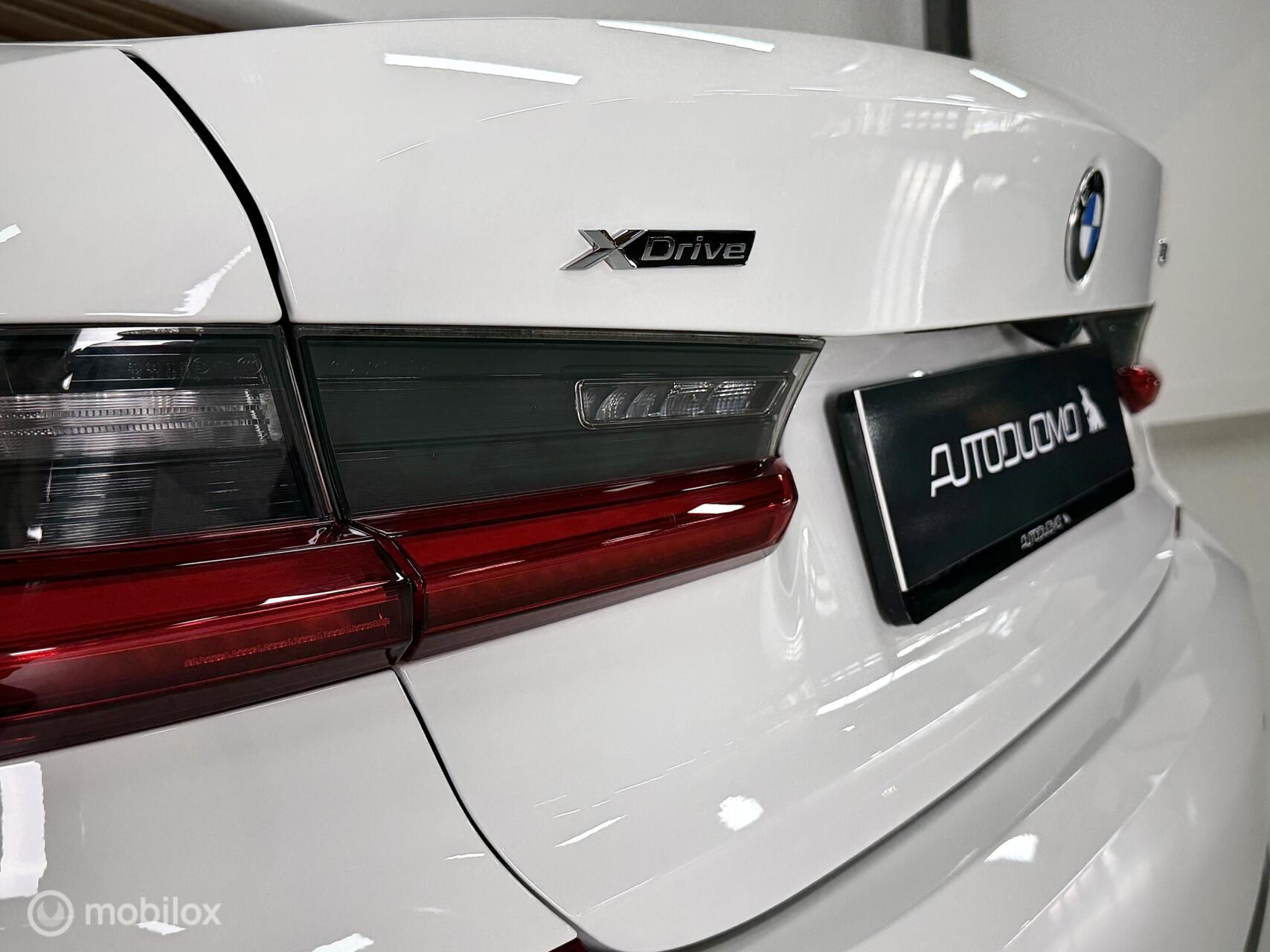 Foto van BMW 330e xDrive