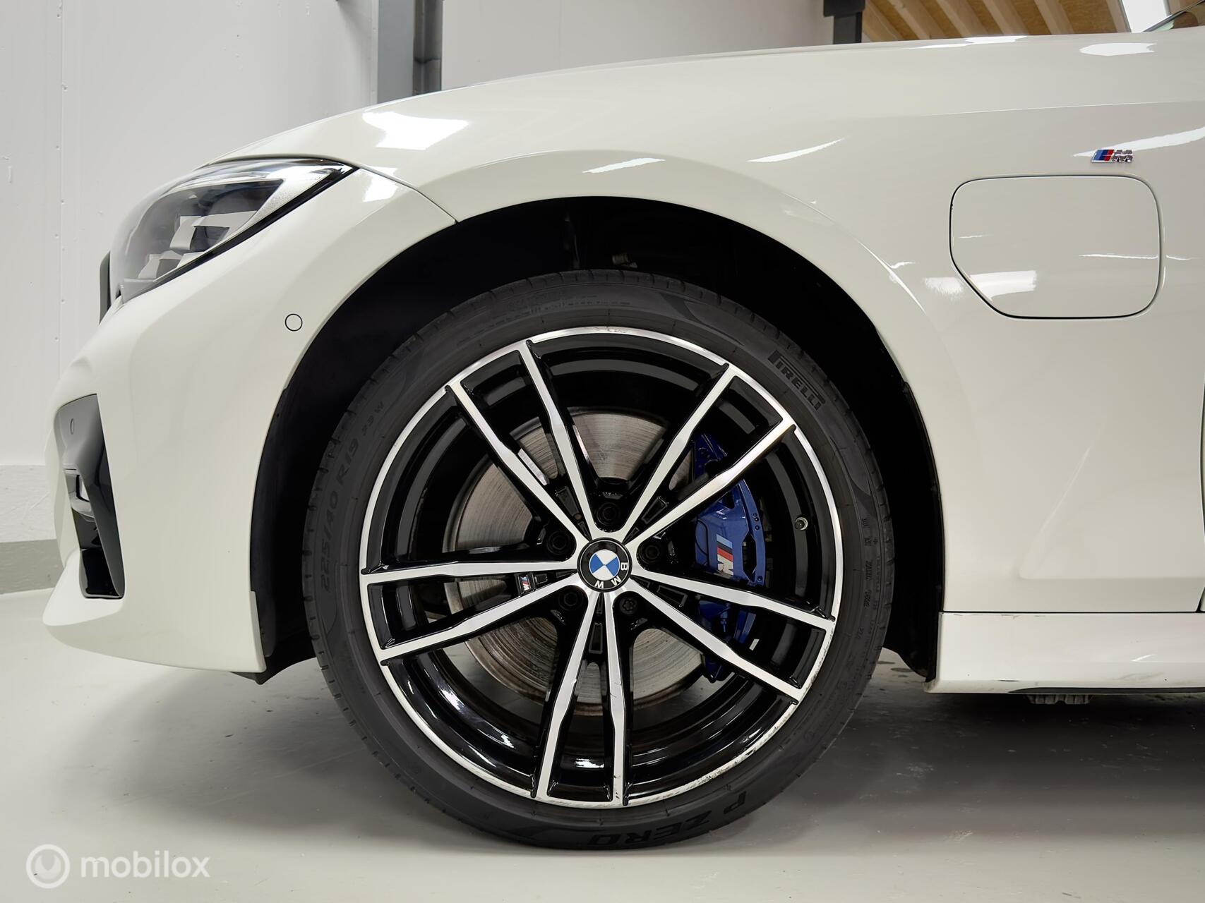 Foto van BMW 330e xDrive
