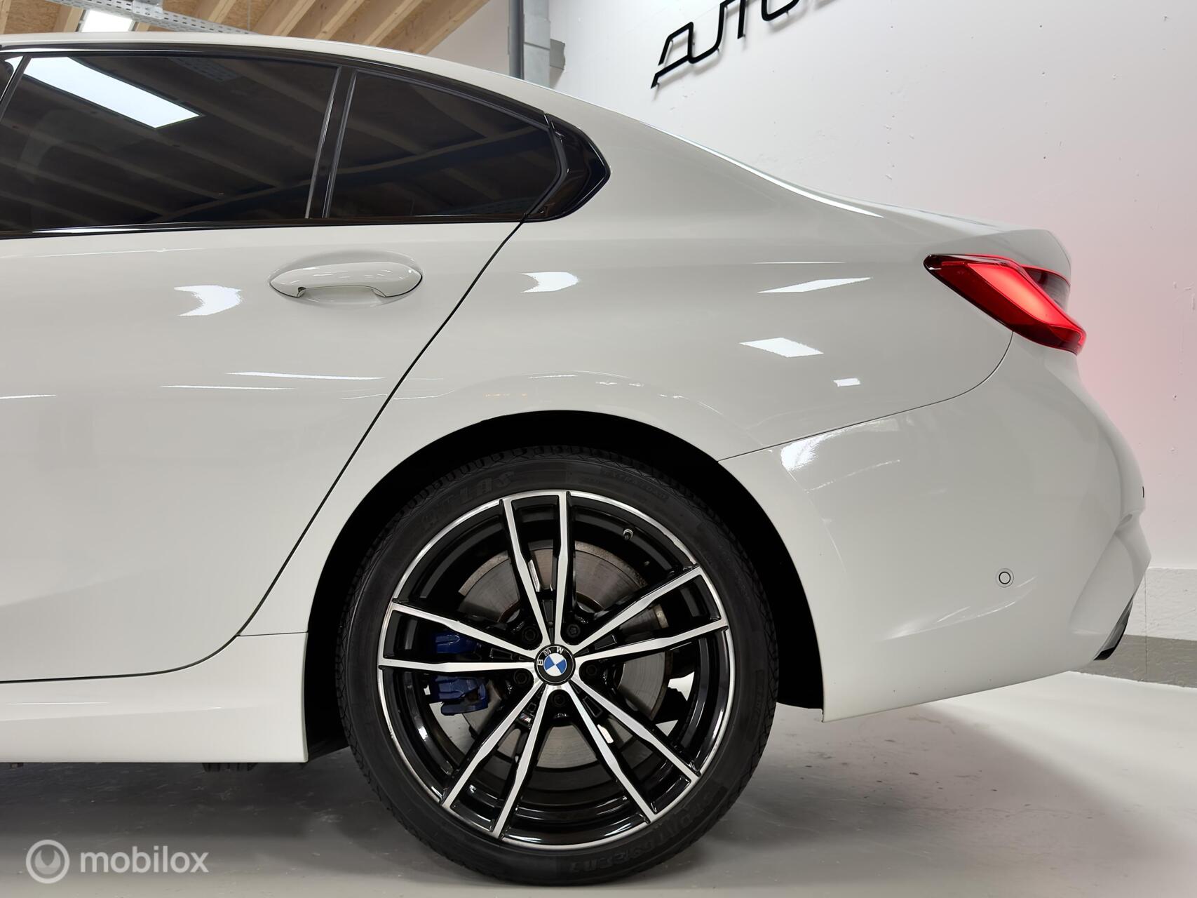 Foto van BMW 330e xDrive