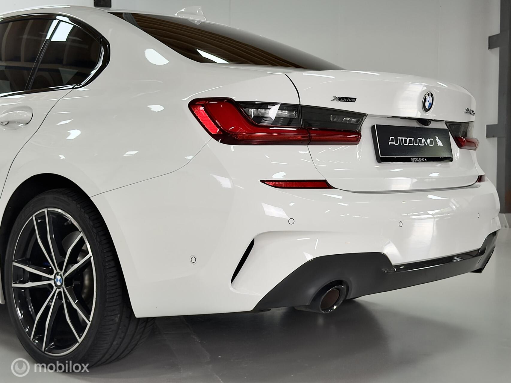 Foto van BMW 330e xDrive