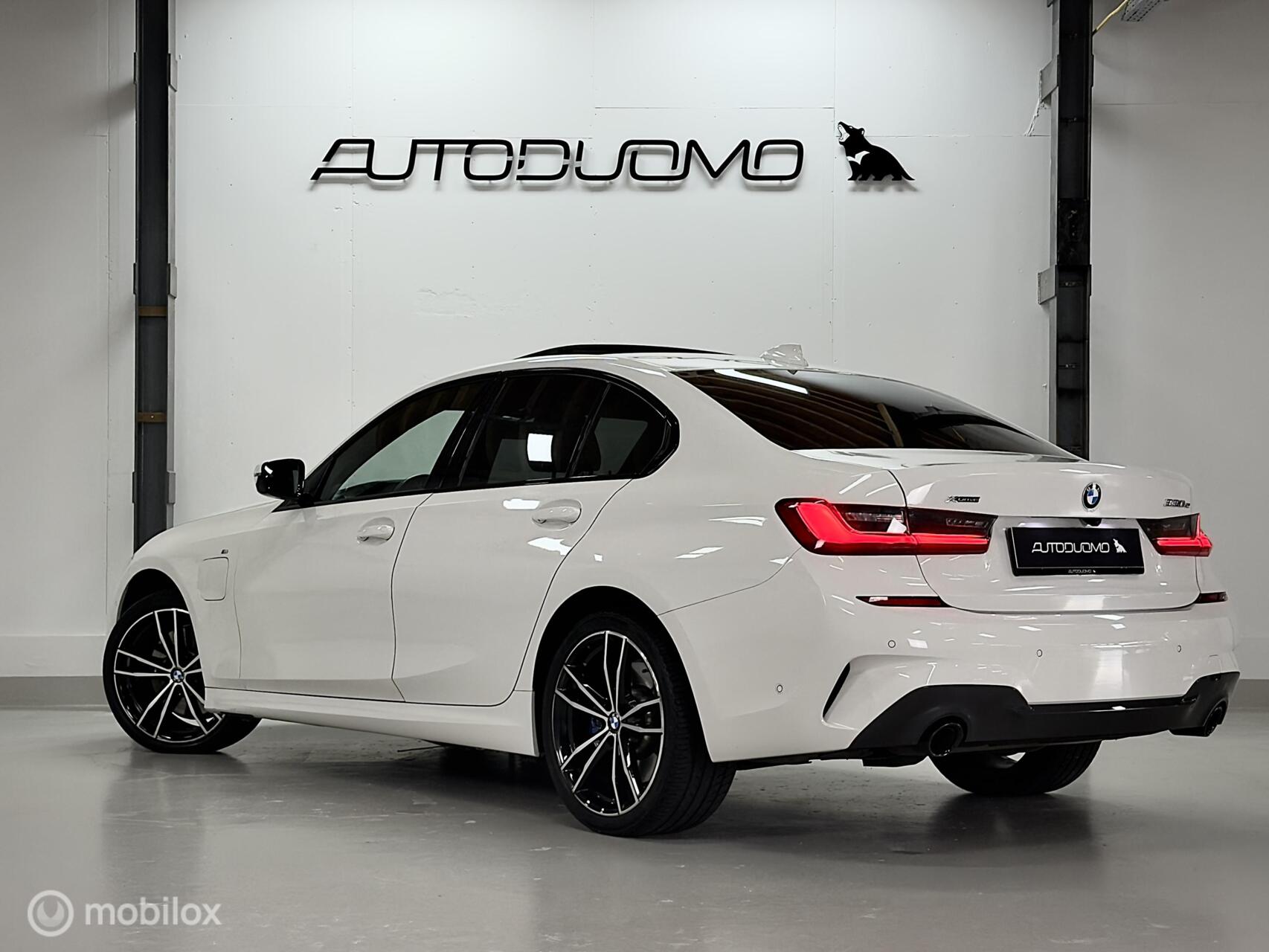 Foto van BMW 330e xDrive