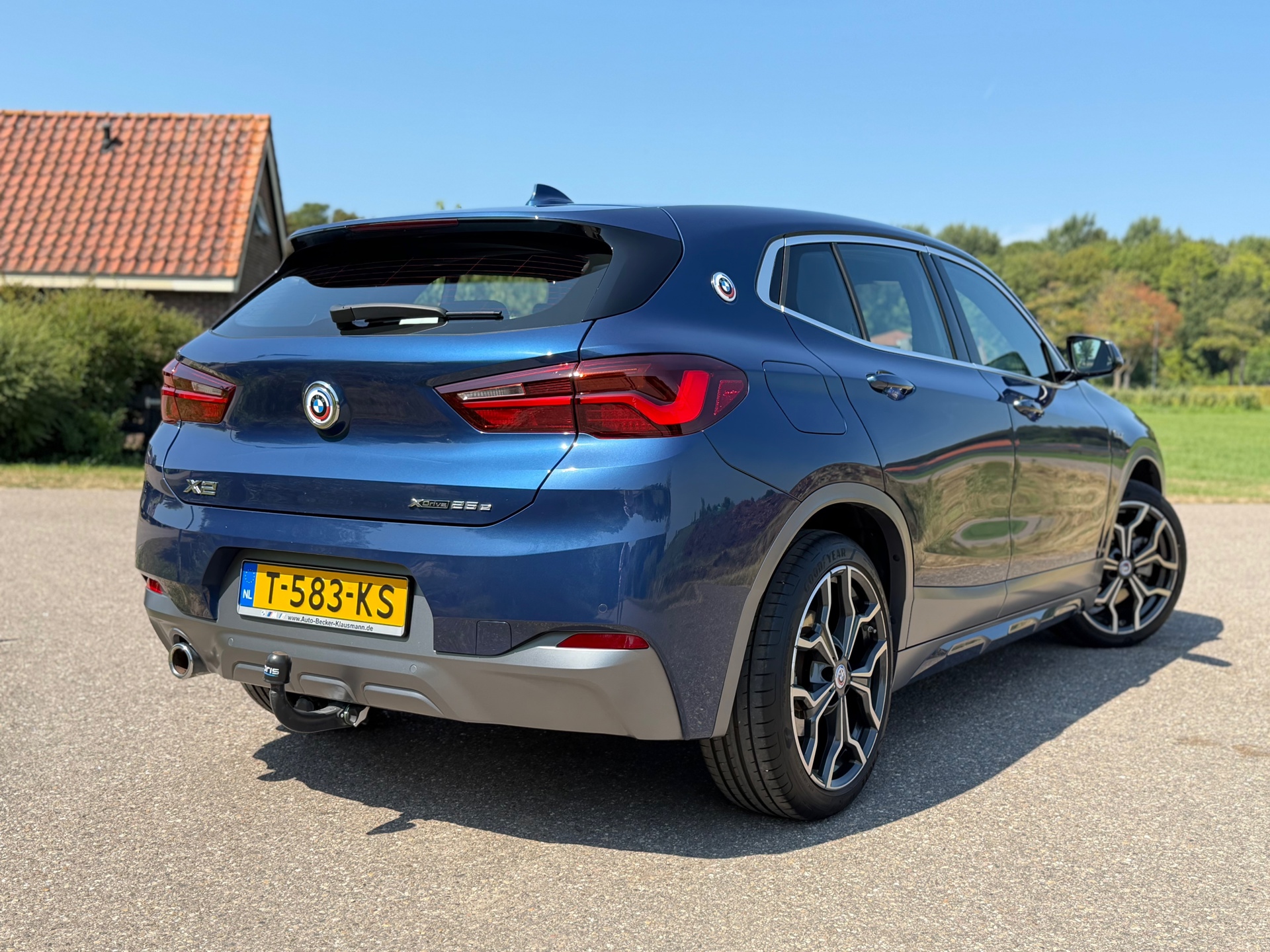 Foto van BMW X2 Xdrive25e