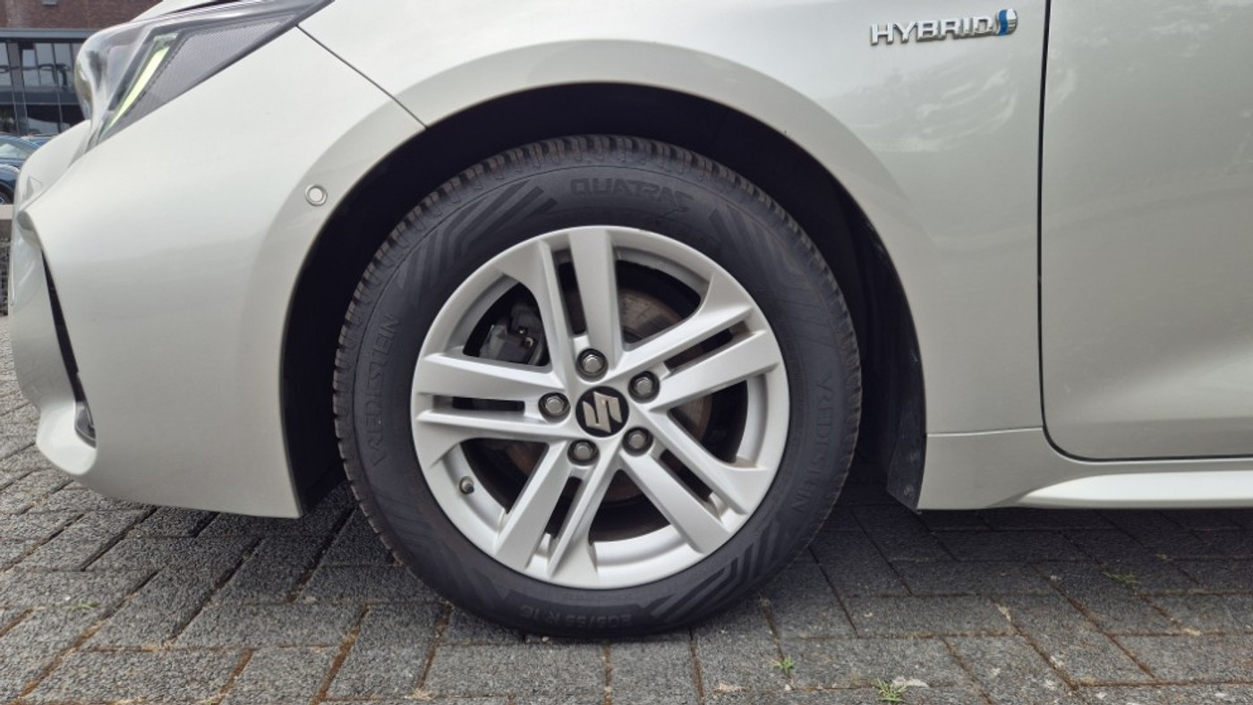 Foto van Suzuki Suzuki Swace