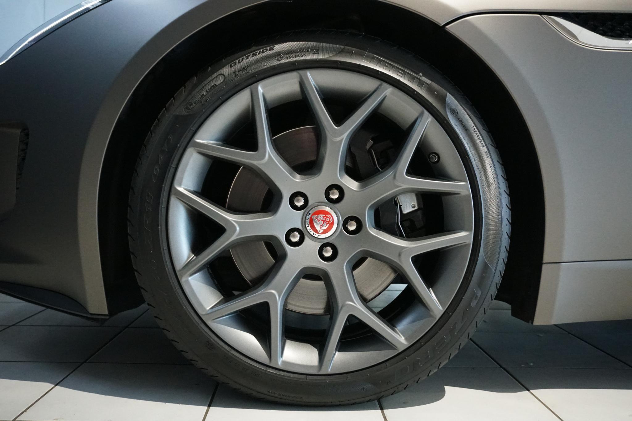 Foto van Jaguar Jaguar F-type