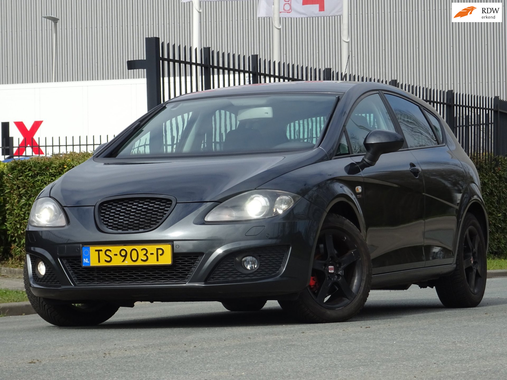 Seat Leon 1.8 TFSI 1-EIGENAAR NAVI/XENON/PDC/APK 04-2027 2010 - voorkant