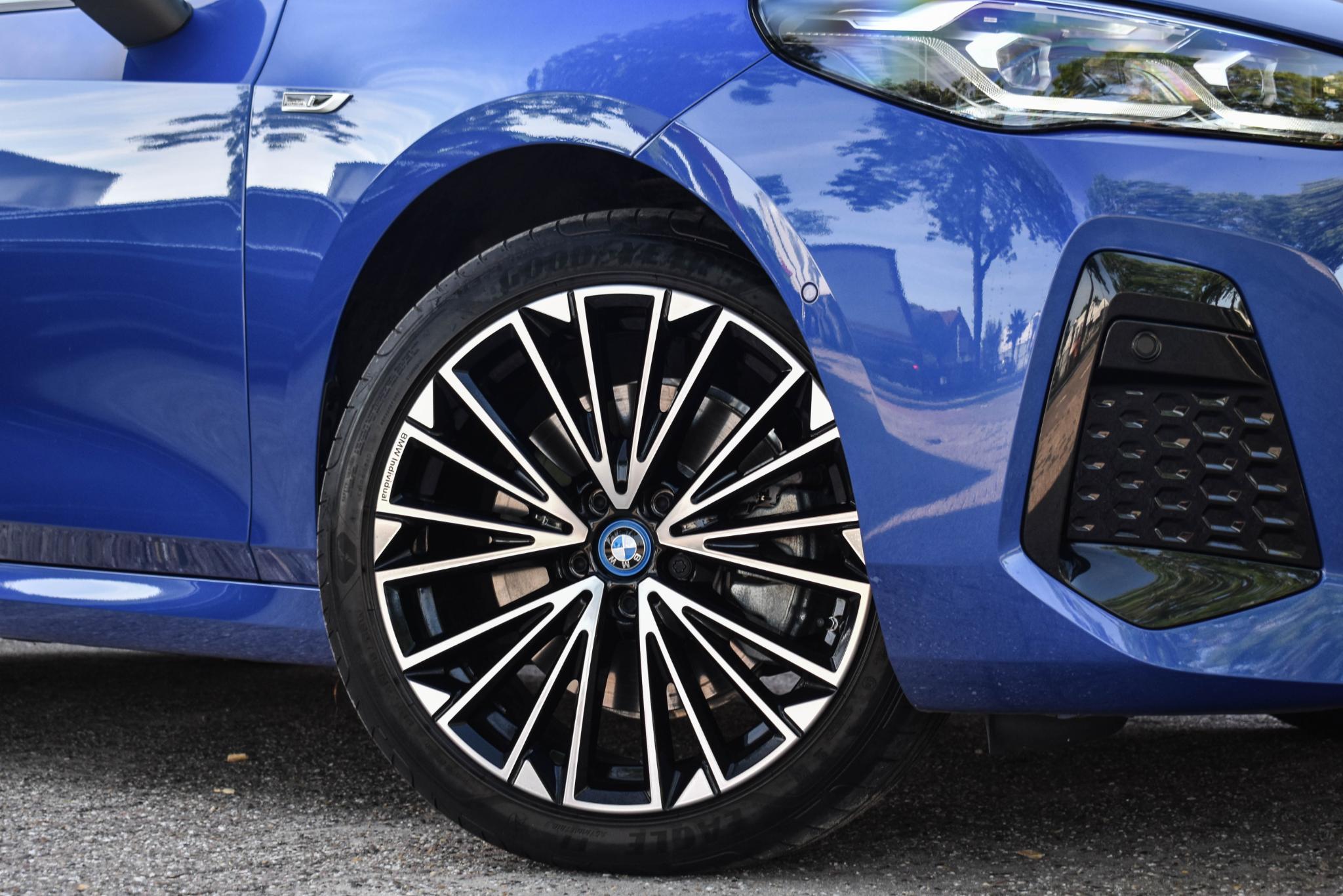 Foto van BMW 230e xDrive Active Tourer