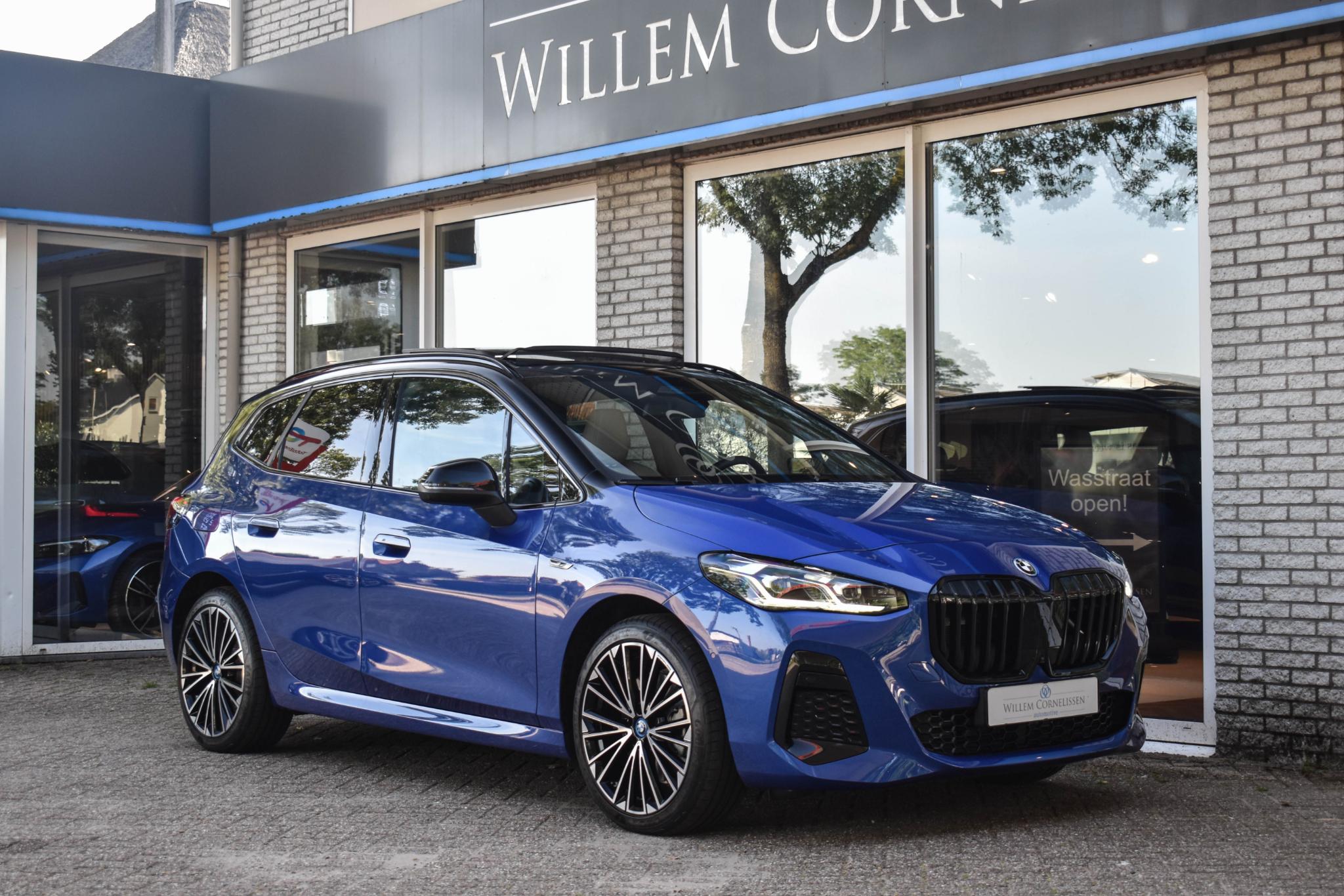Foto van BMW 230e xDrive Active Tourer