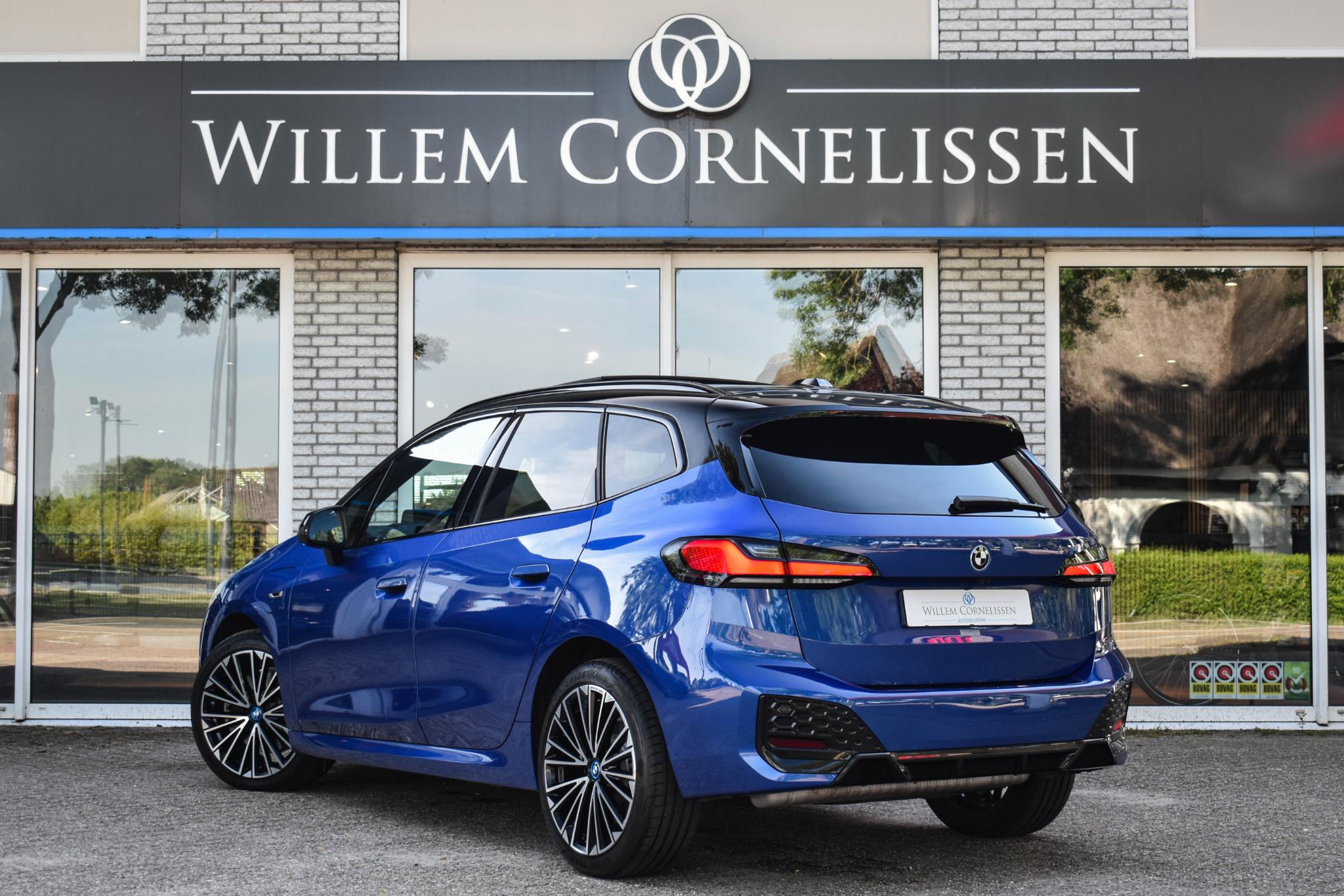 Foto van BMW 230e xDrive Active Tourer