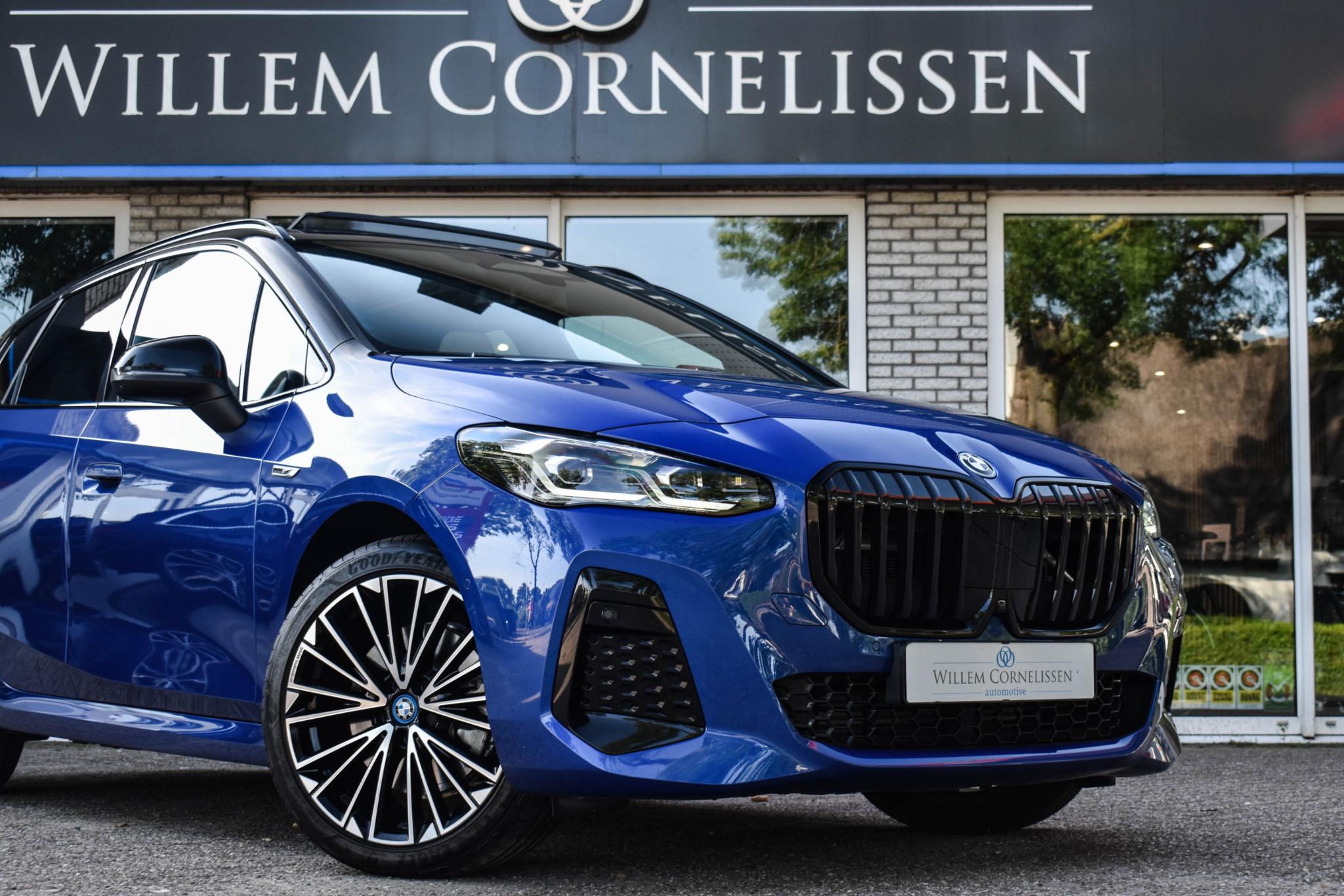 Foto van BMW 230e xDrive Active Tourer