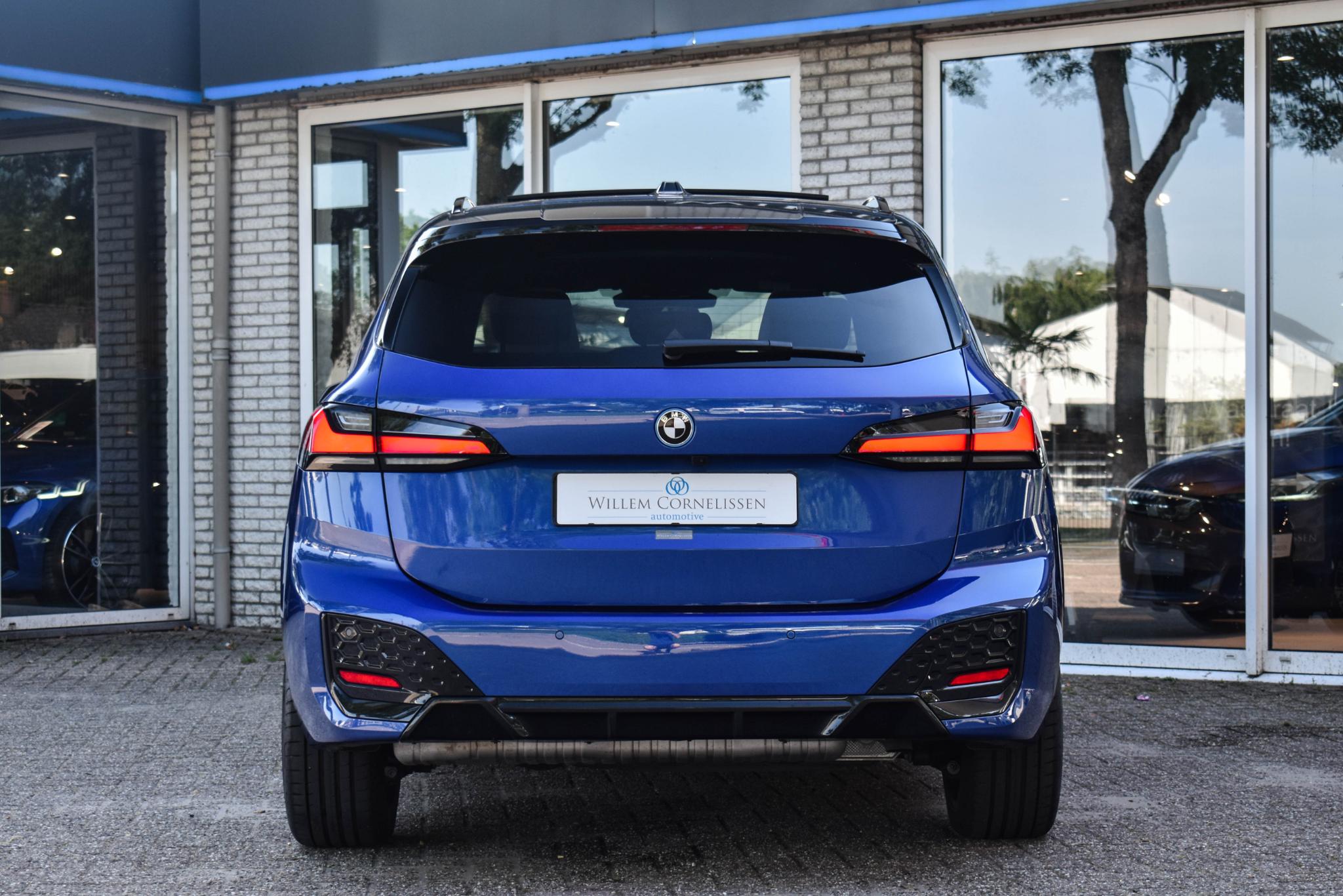 Foto van BMW 230e xDrive Active Tourer