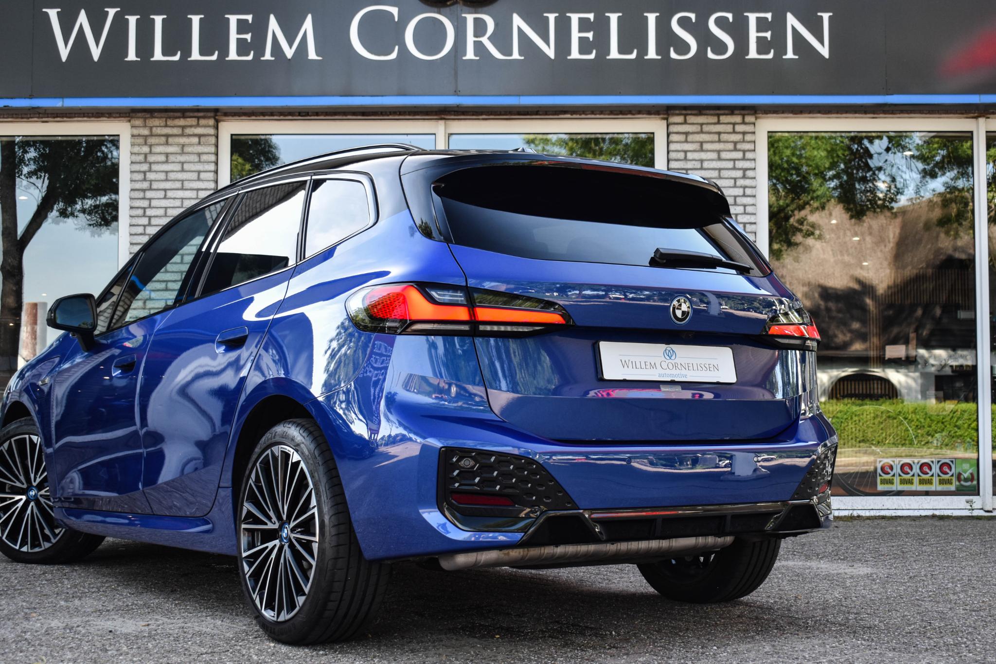 Foto van BMW 230e xDrive Active Tourer