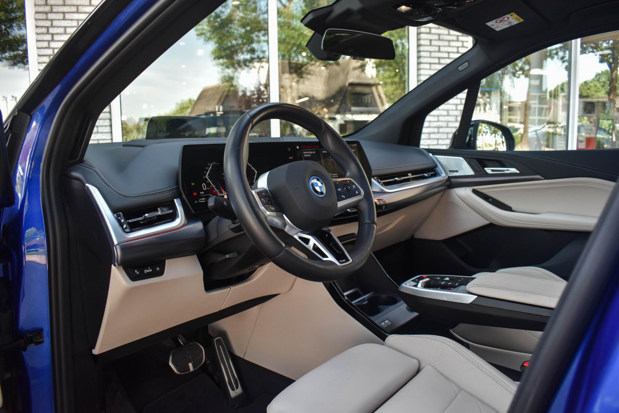 Foto van BMW 230e xDrive Active Tourer