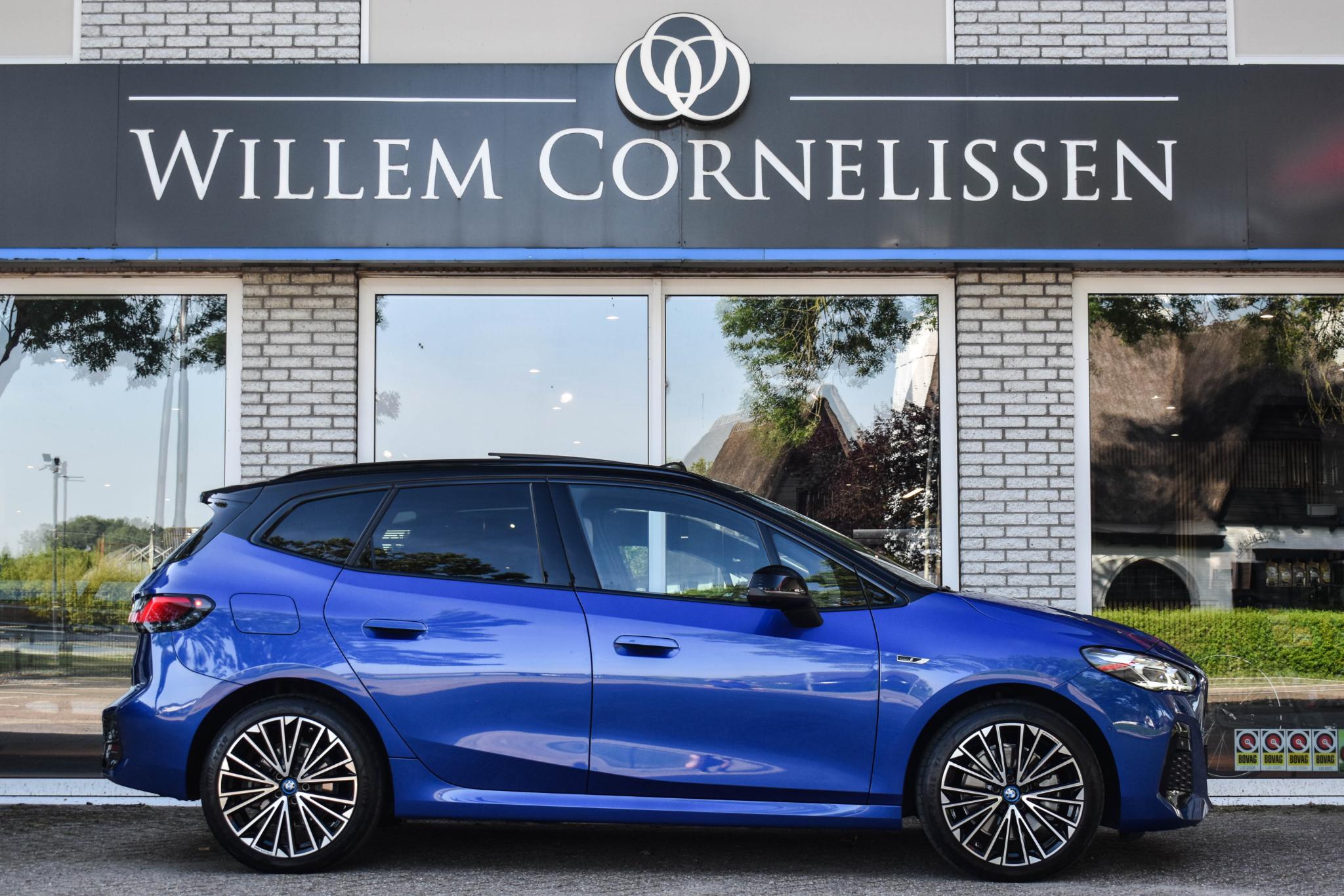 Foto van BMW 230e xDrive Active Tourer