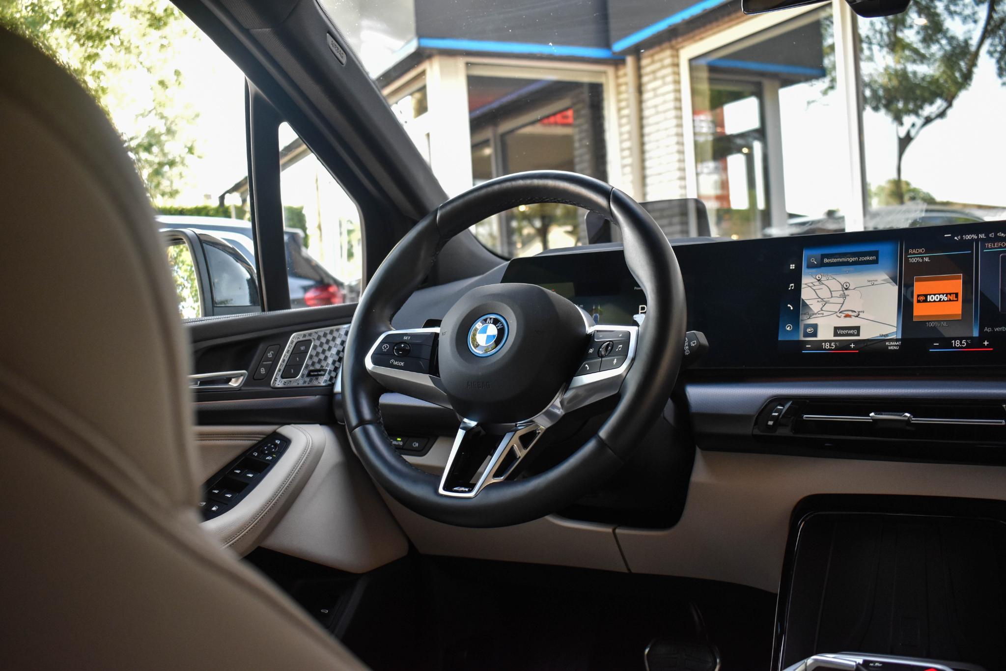 Foto van BMW 230e xDrive Active Tourer