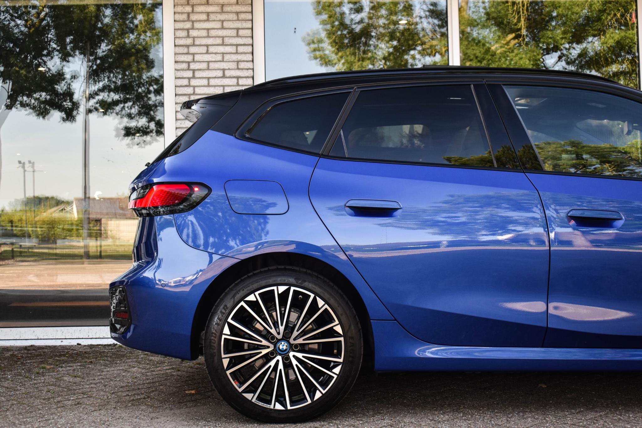 Foto van BMW 230e xDrive Active Tourer