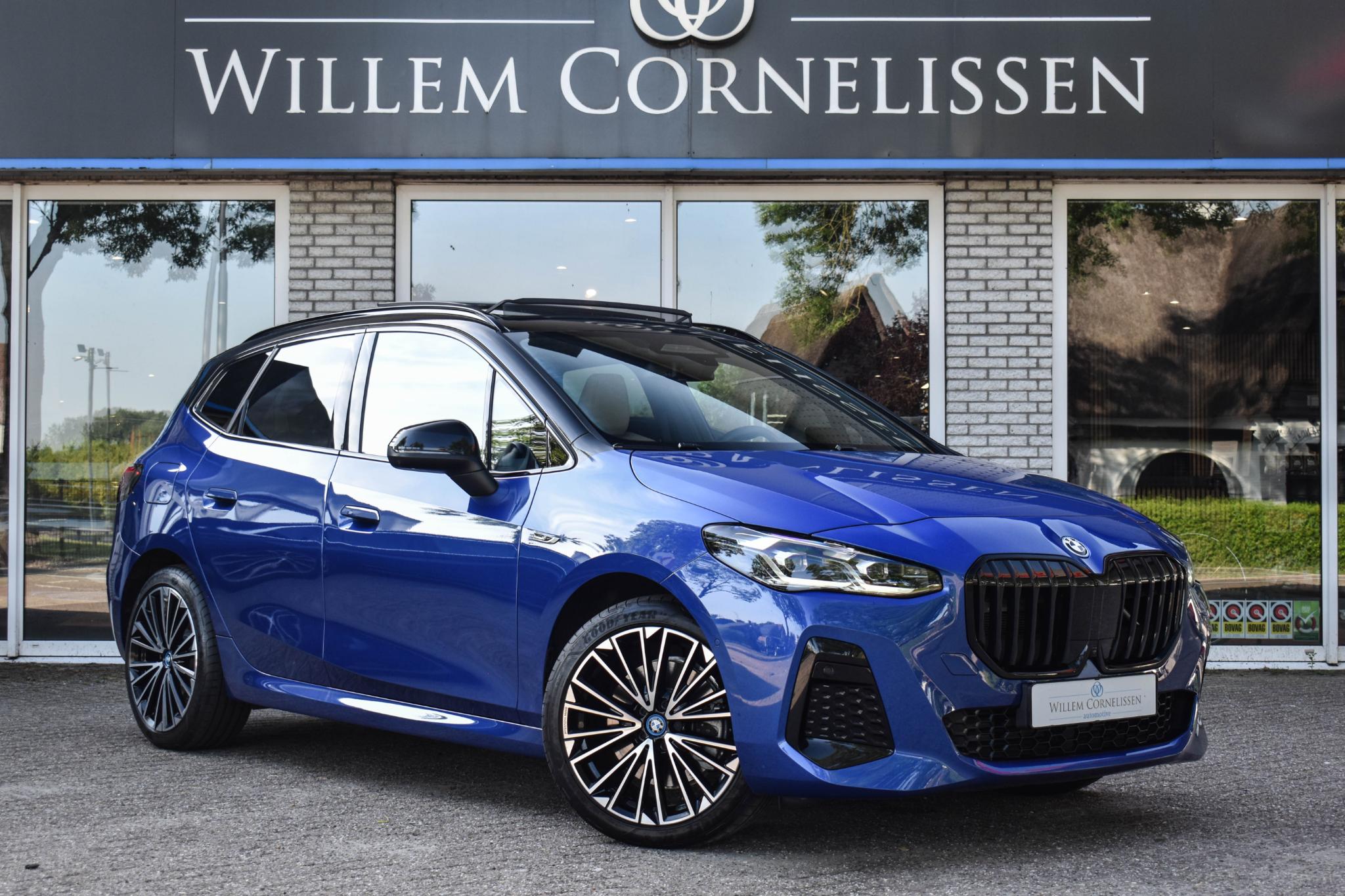 Foto van BMW 230e xDrive Active Tourer