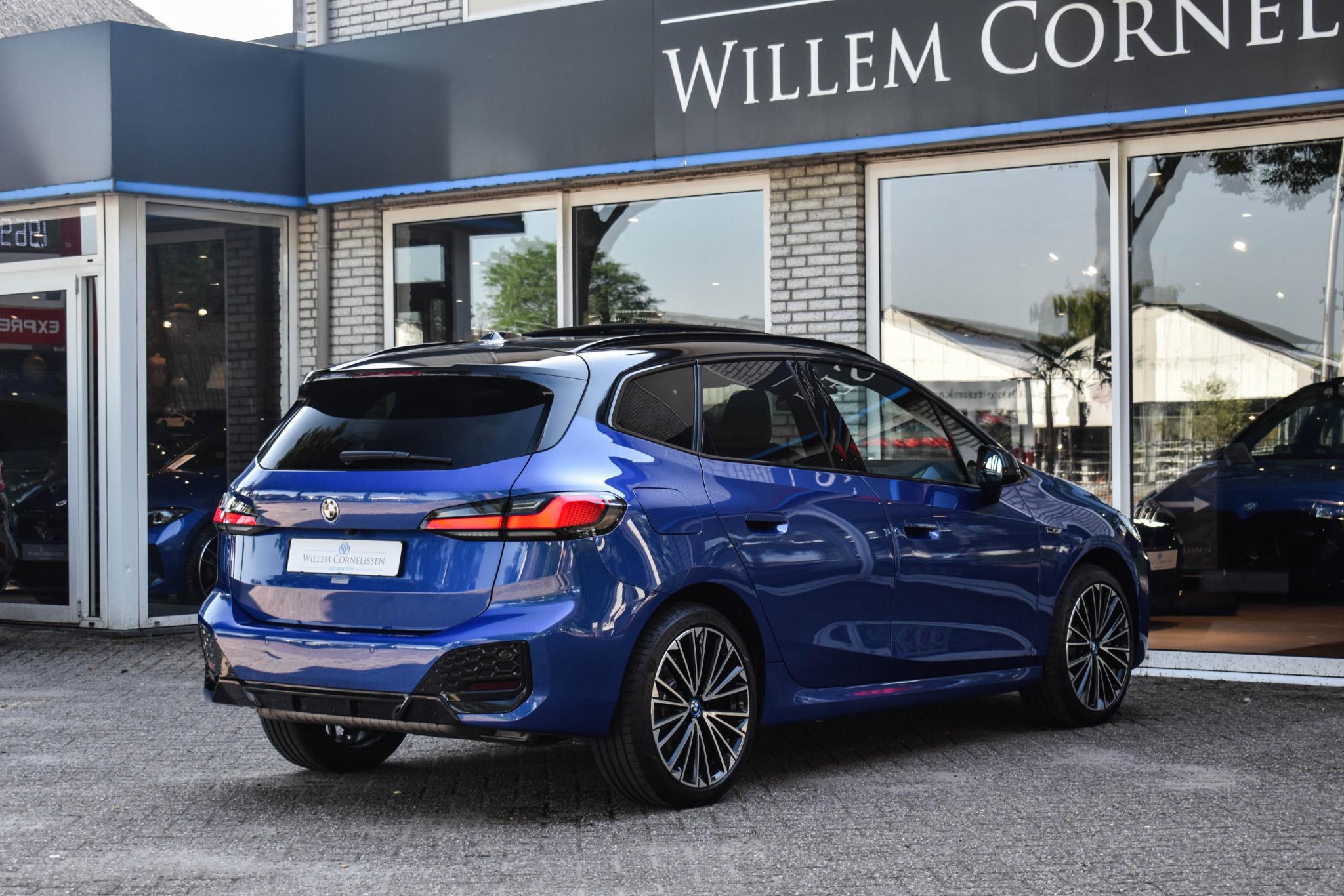 Foto van BMW 230e xDrive Active Tourer