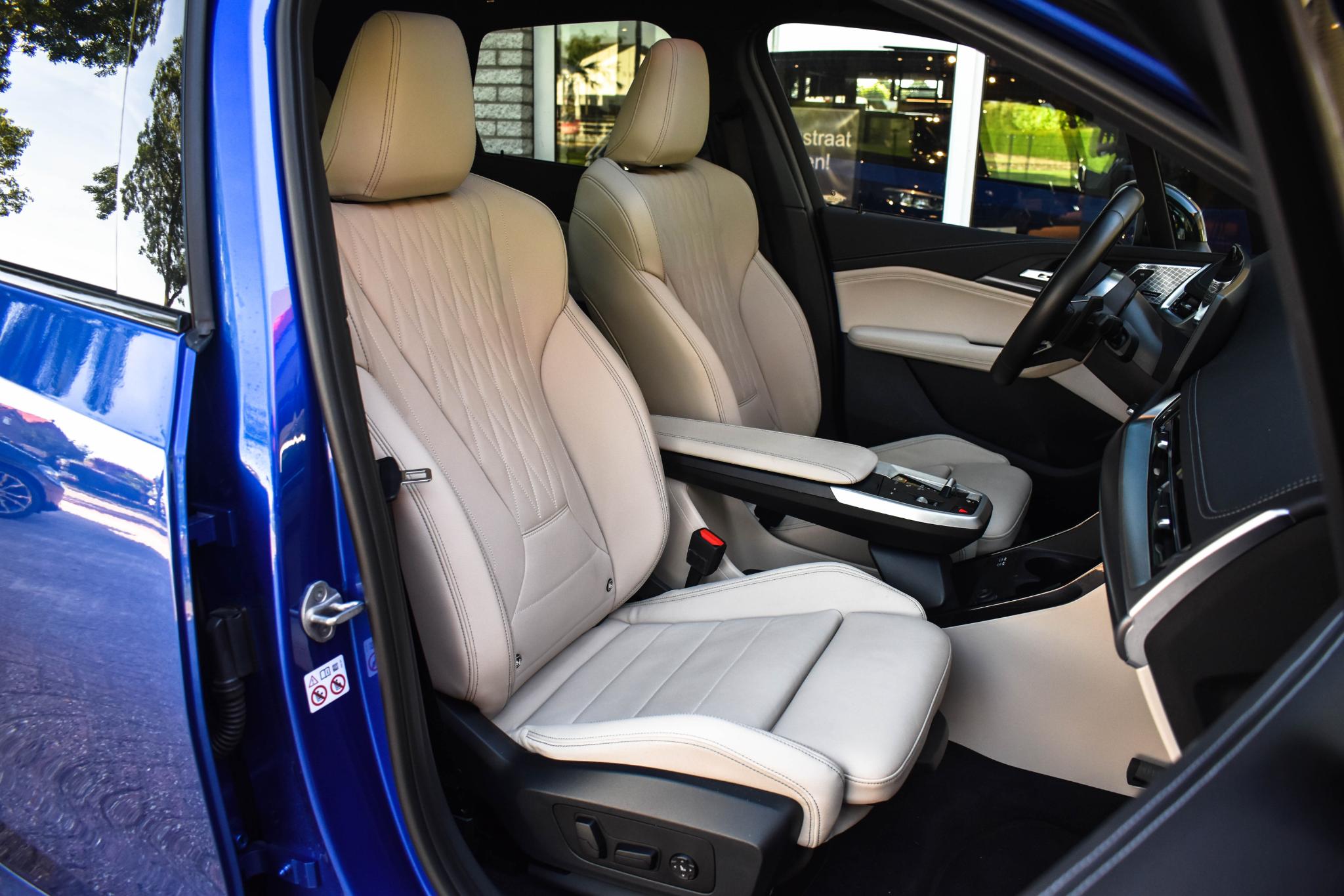 Foto van BMW 230e xDrive Active Tourer