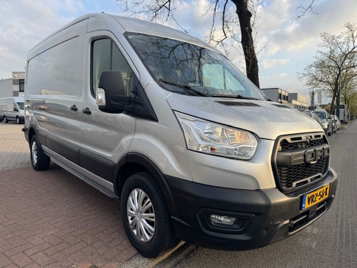 Ford Transit 350 2.0 TDCI 185pk L3 H2 Limited 2022 - voorkant