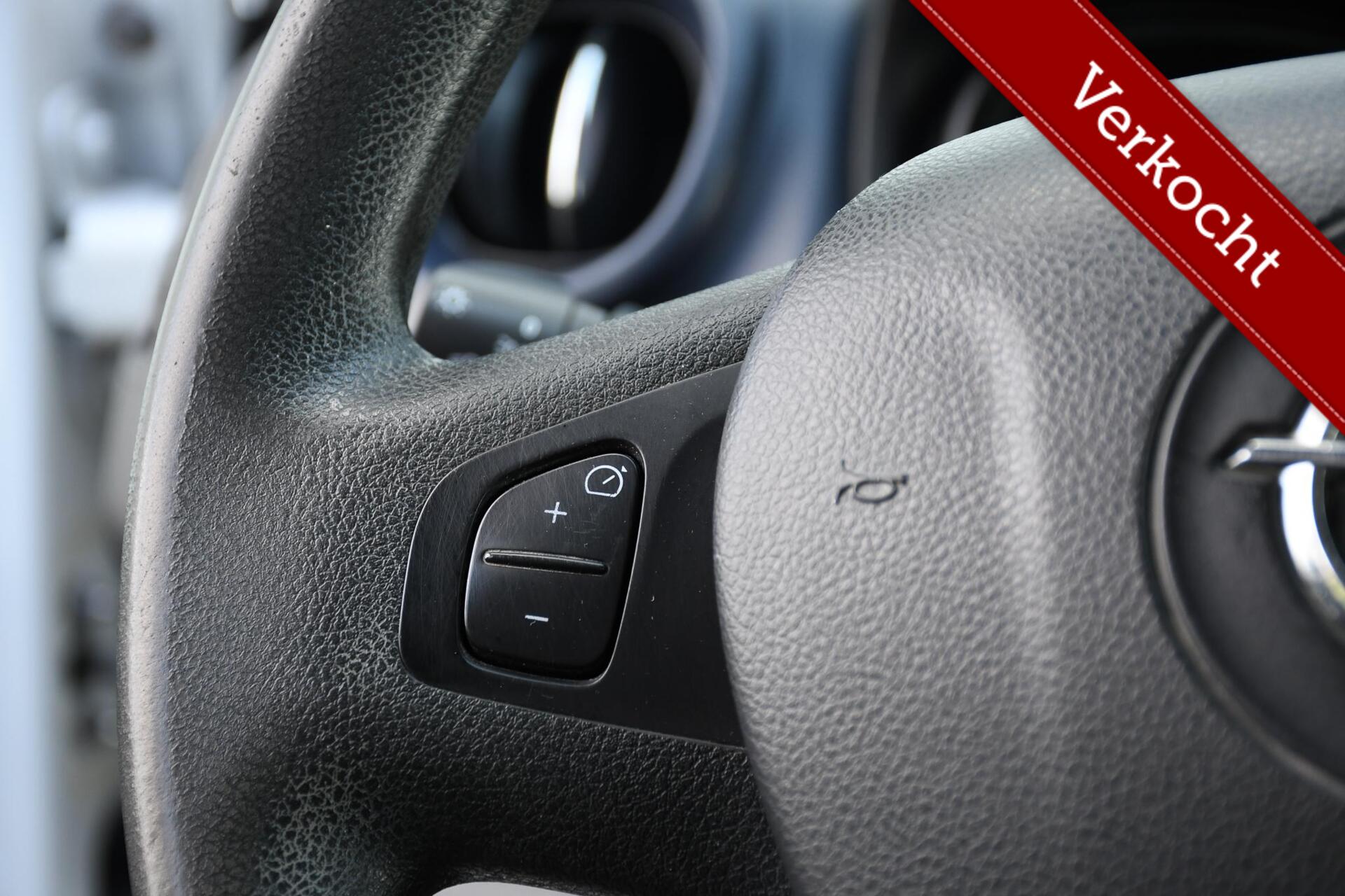 Foto van Opel Vivaro-b