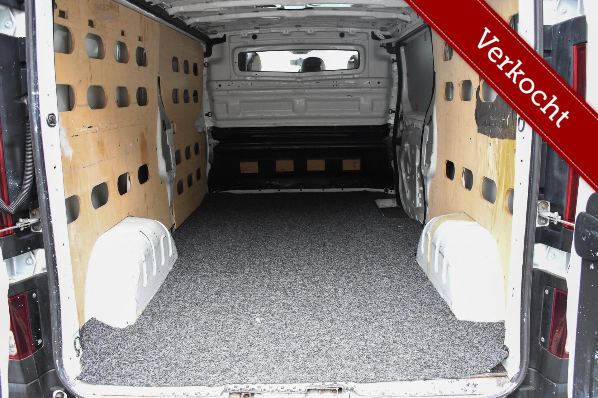Foto van Opel Vivaro-b