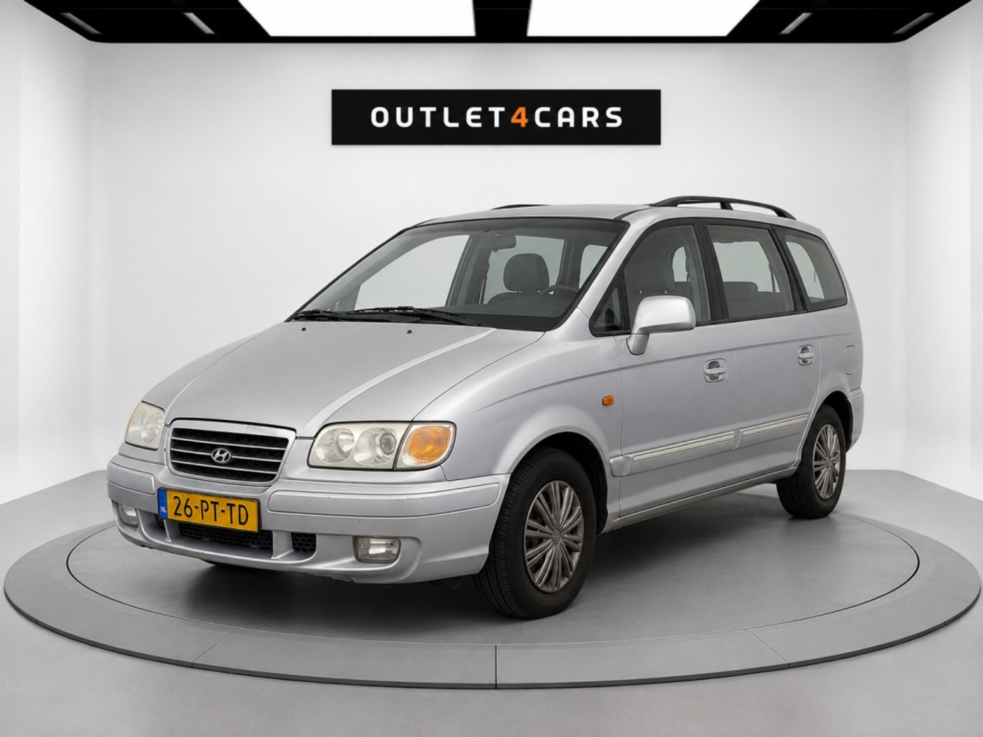 Hyundai Trajet 2.0i-16V GLS 2004 - voorkant