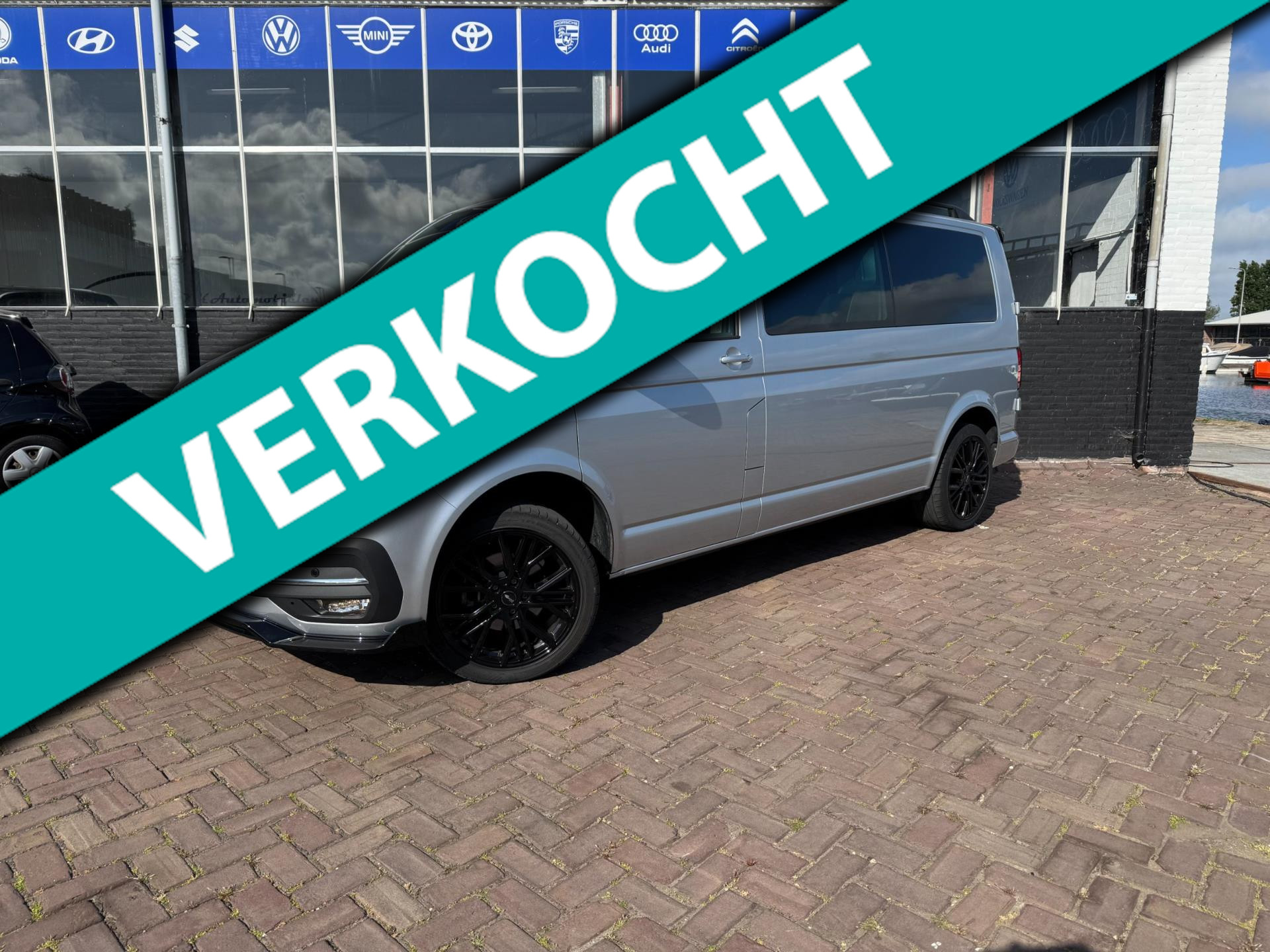 Volkswagen Transporter 2.0 TDI L2H1 30 DC Bulli **CAMERA + CRUISE + CARPLAY** 2021 - voorkant